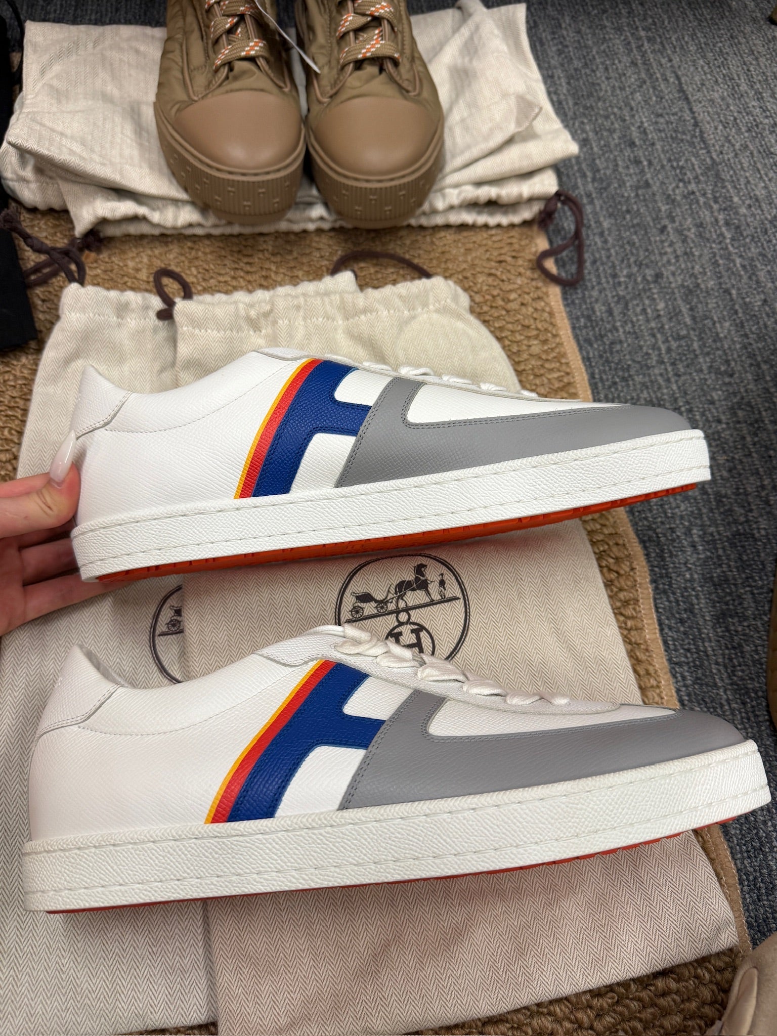 EU43 - Hermès Leather Sneakers – NEW