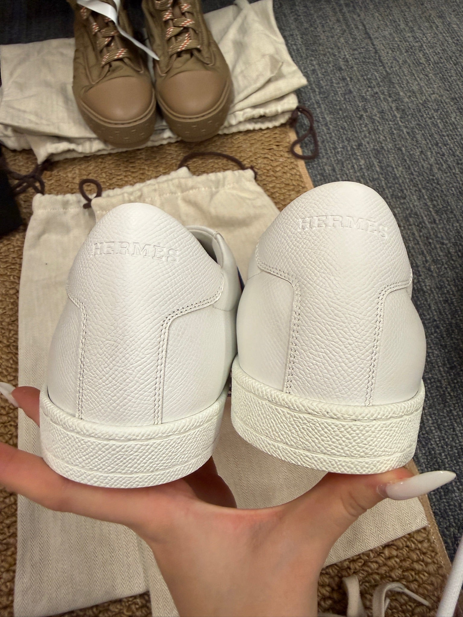EU43 - Hermès Leather Sneakers – NEW