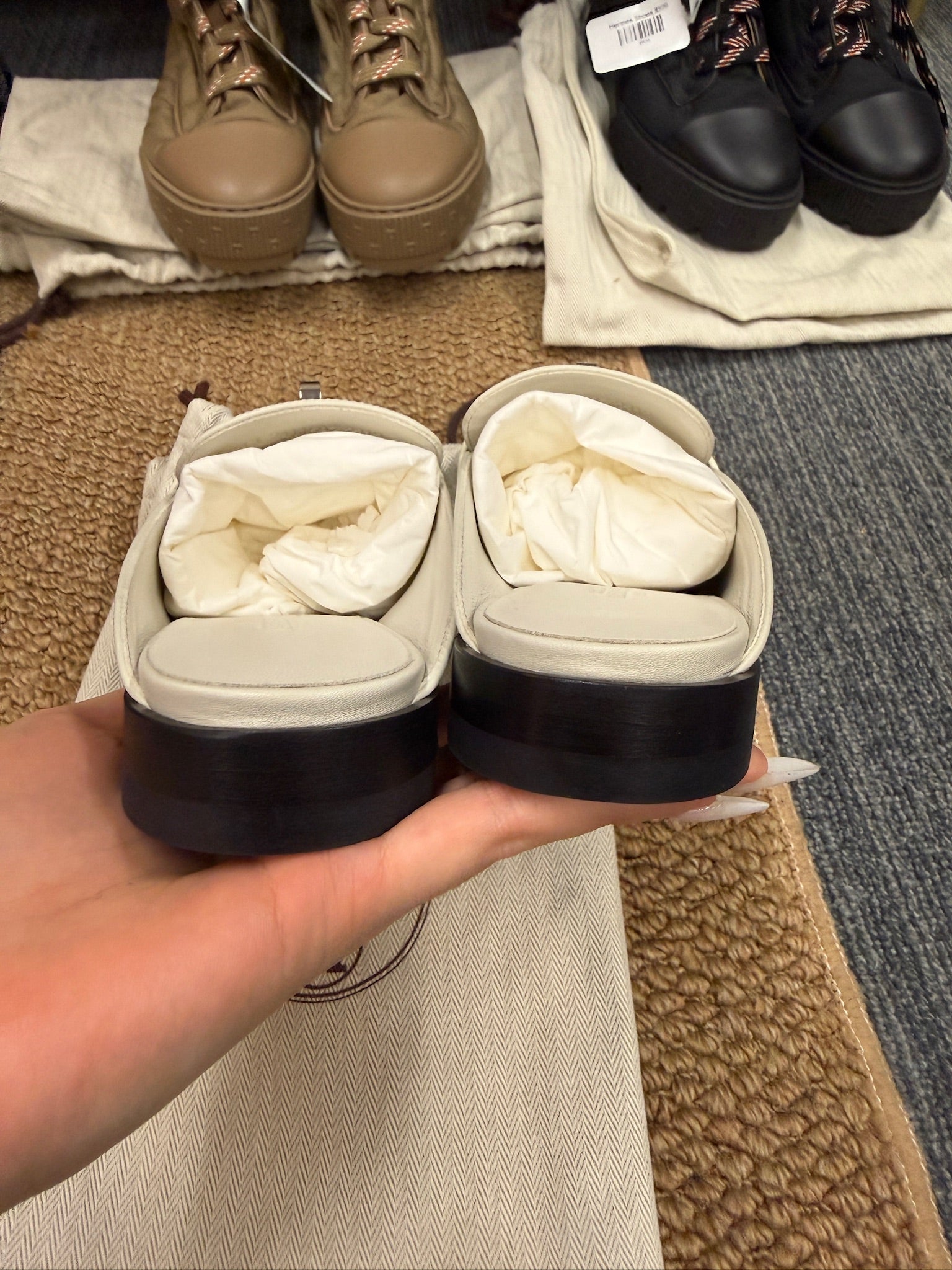 EU37 - Hermès White Leather Mules – NEW