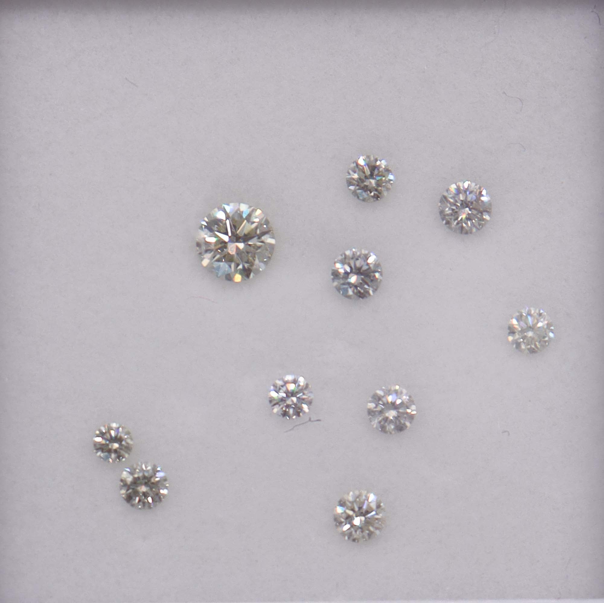1ct DIAMOND MELEE graduated (10pcs)DXBN0772