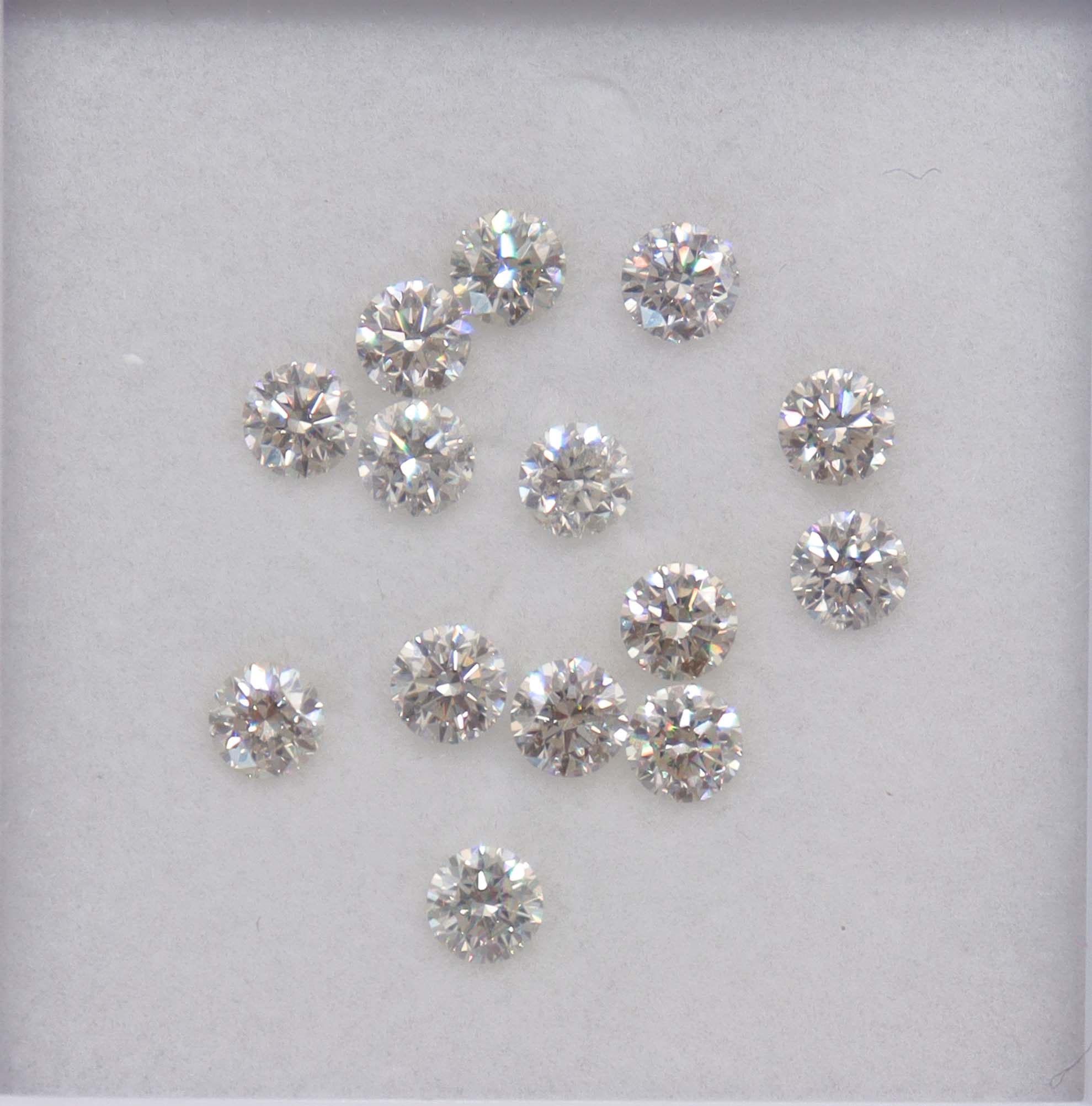 2.6ct DIAMOND  G / VS DXBN0780