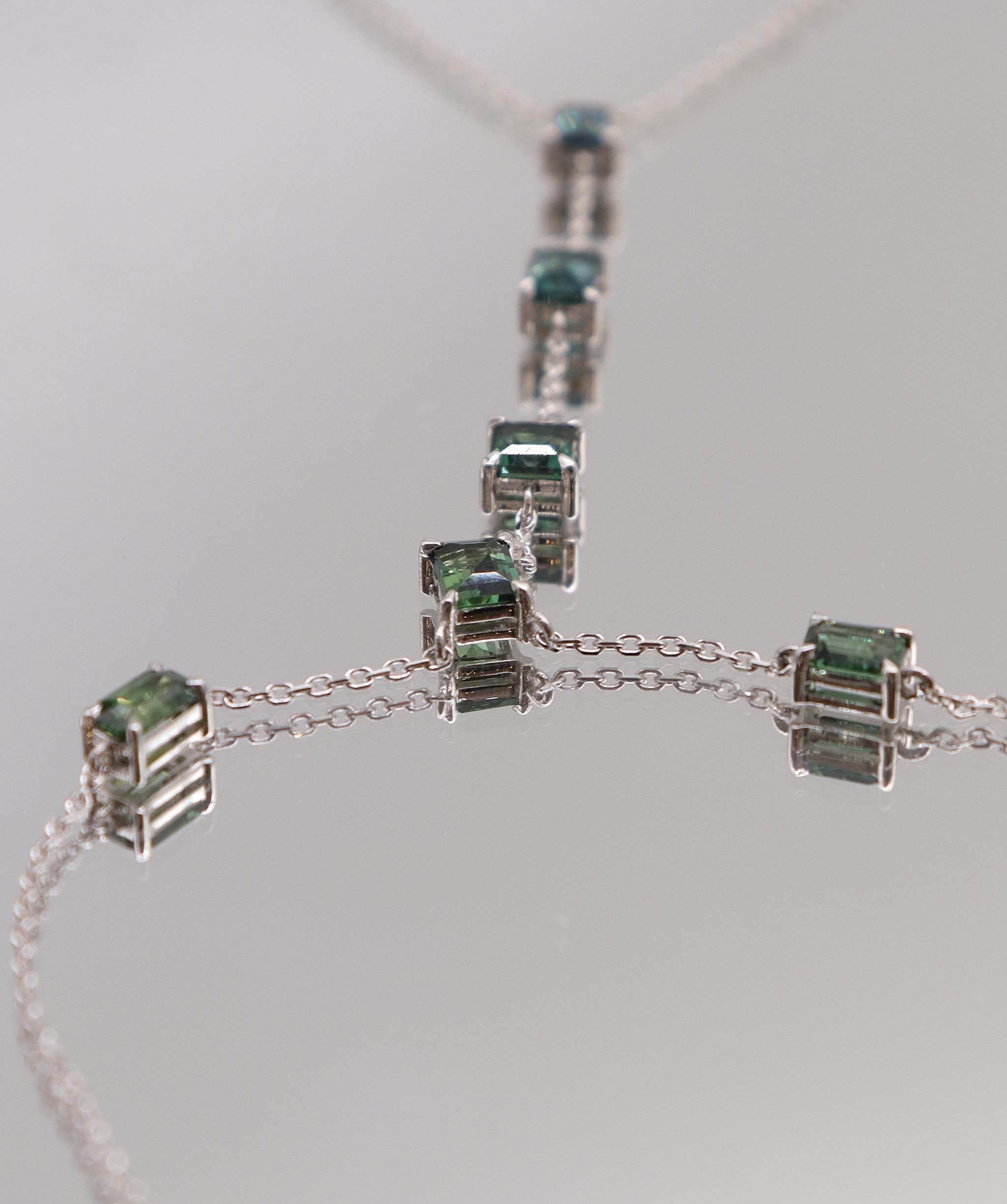 2.38CT NATURAL UNHEATED TEALGREEN SAPPHIRES HAND CHAIN (6 PCS 18K WG) MS 8994