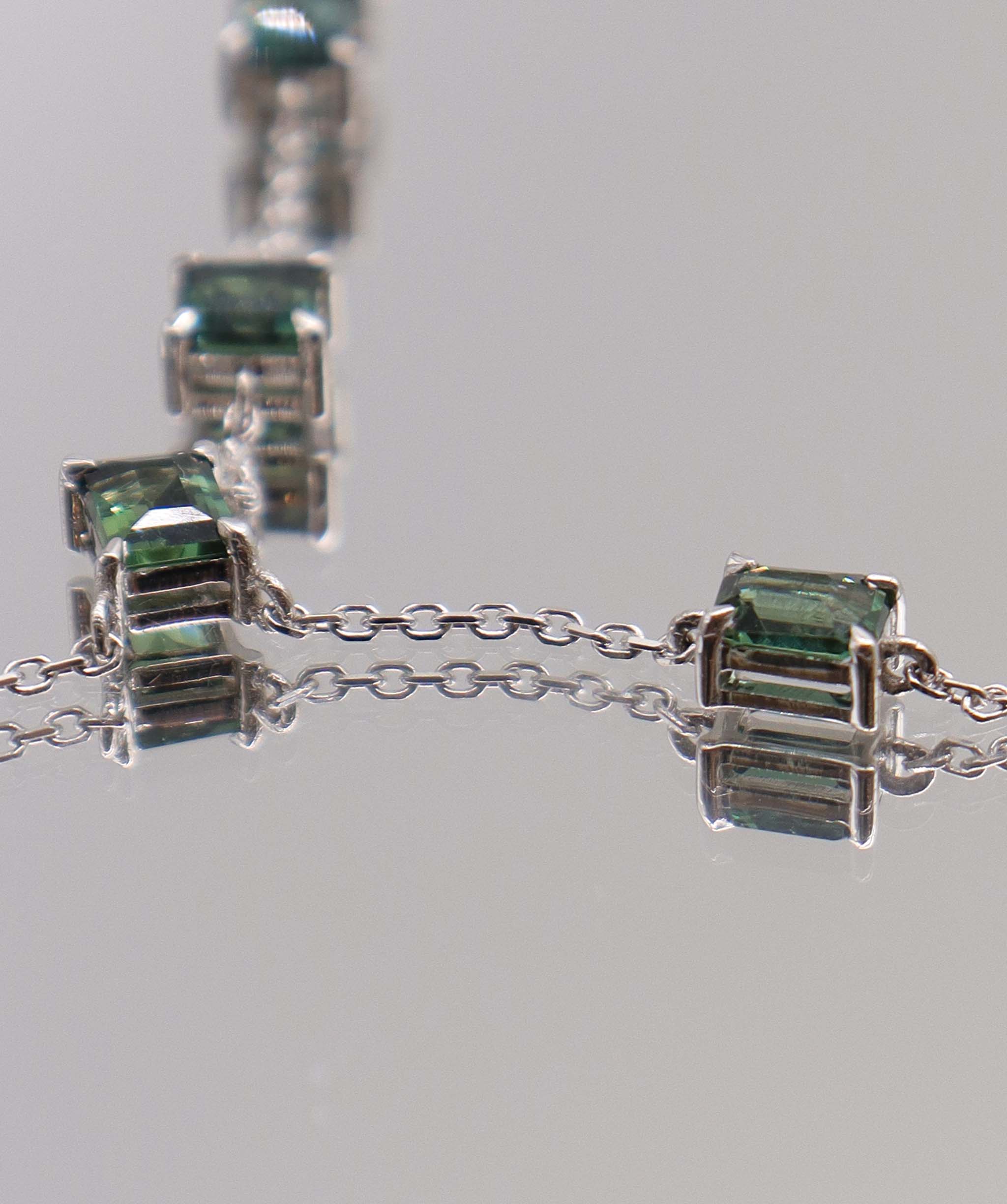 2.38CT NATURAL UNHEATED TEALGREEN SAPPHIRES HAND CHAIN (6 PCS 18K WG) MS 8994