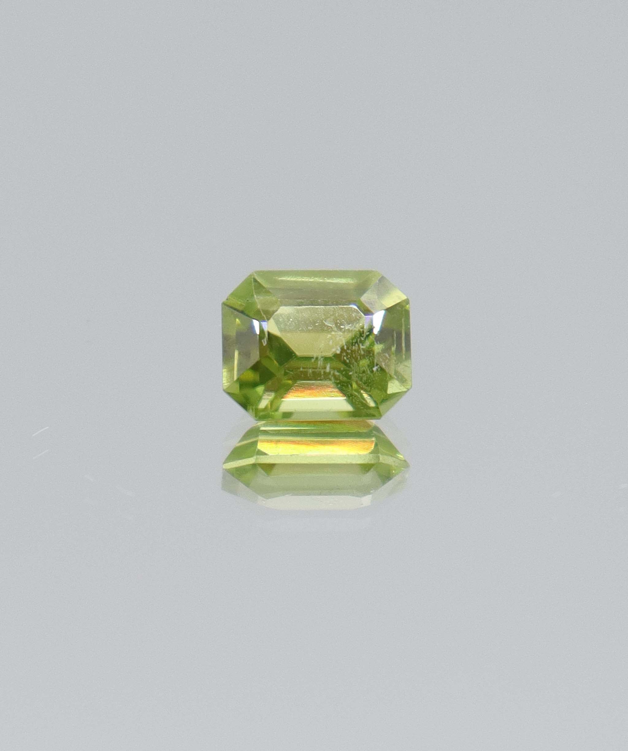 1.52ct Peridot Asscher cut DXBCD2109