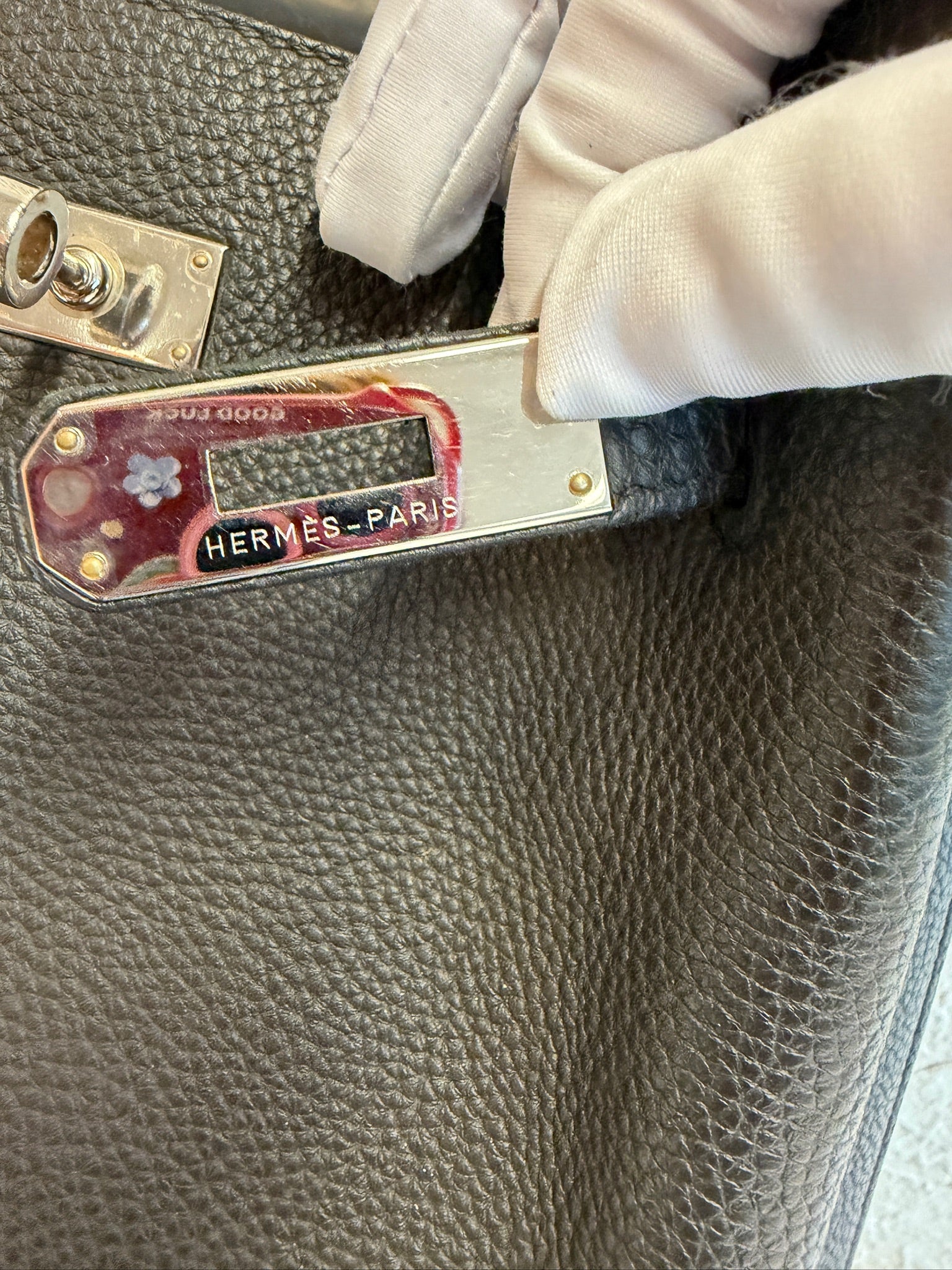 Hermès So Kelly 22 Noir PHW Togo Leather - Square O Stamp