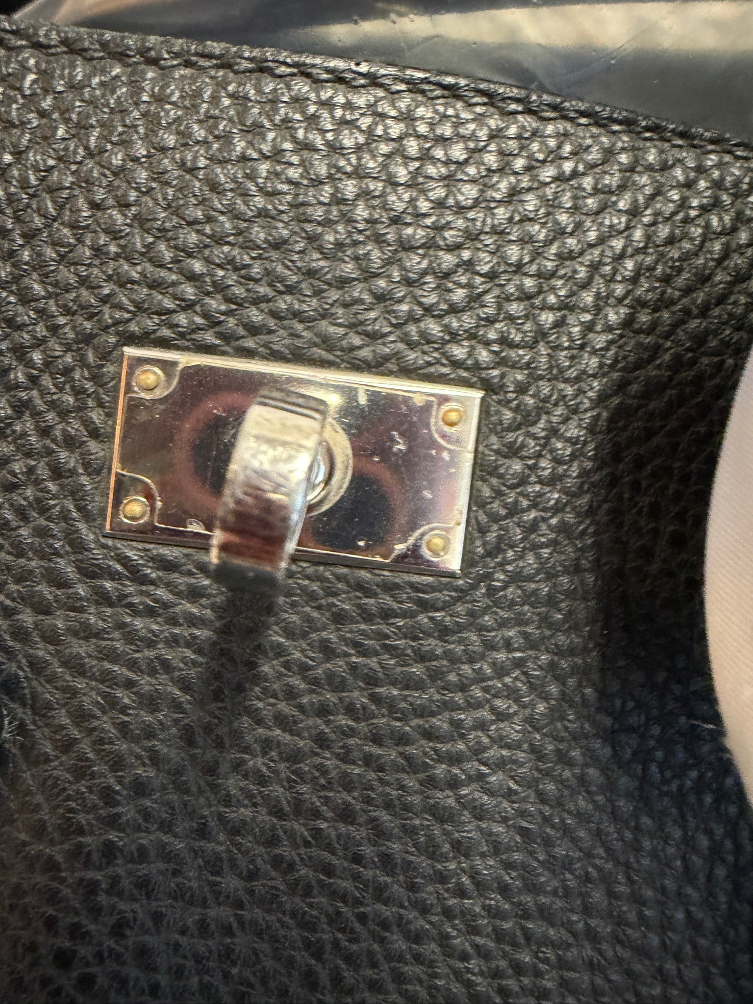 Hermès So Kelly 22 Noir PHW Togo Leather - Square O Stamp