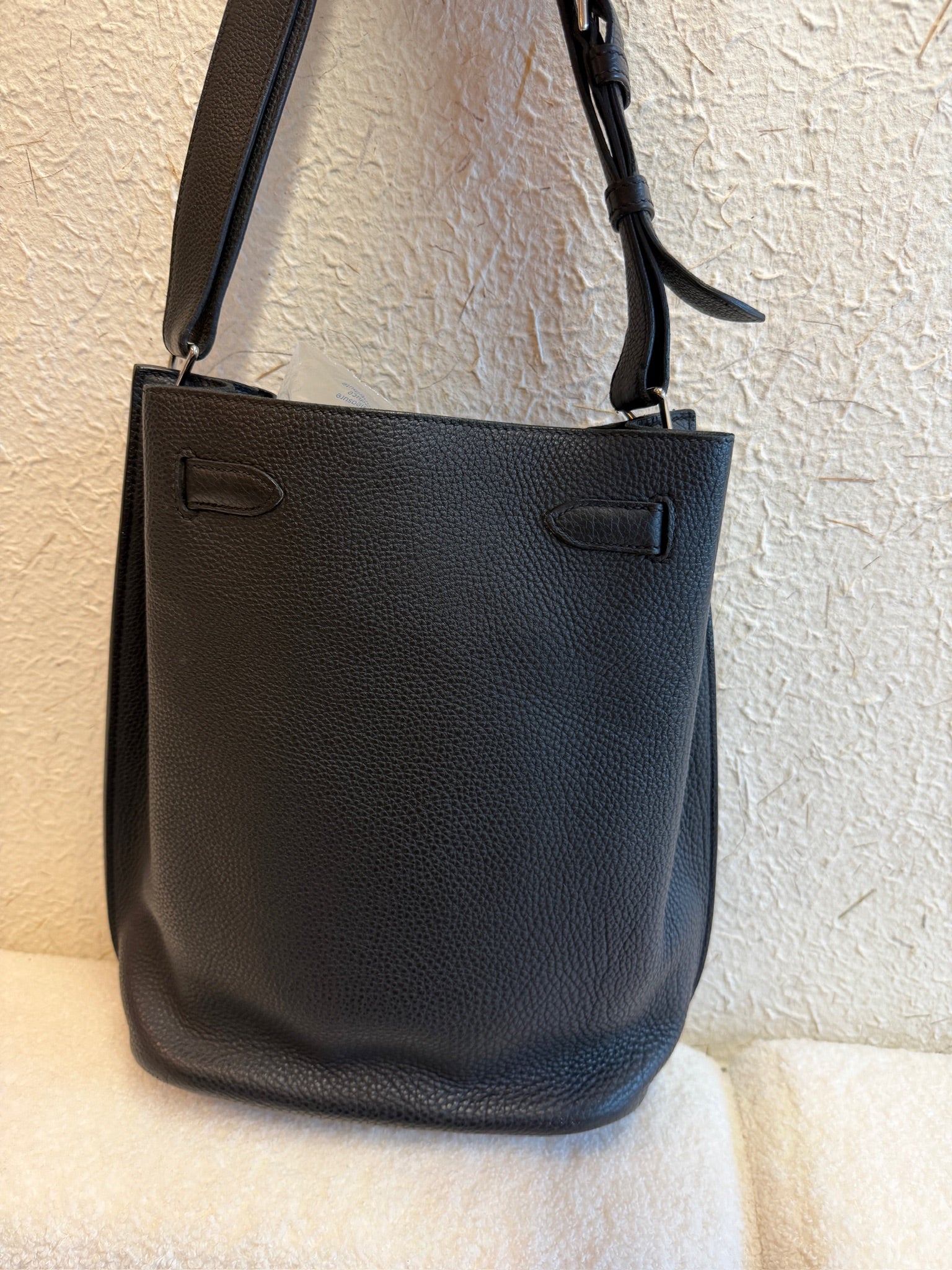 Hermès So Kelly 22 Noir PHW Togo Leather - Square O Stamp