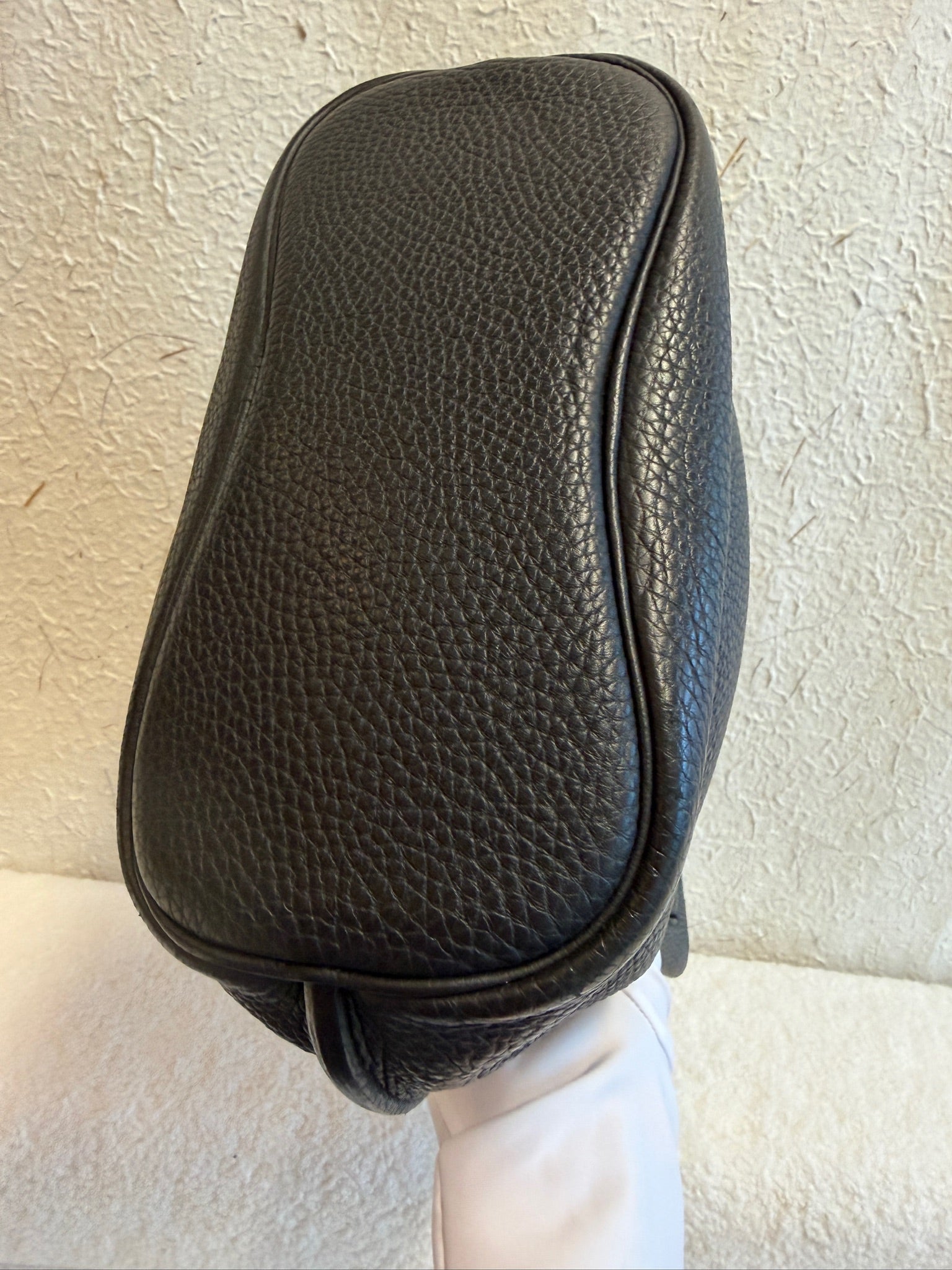 Hermès So Kelly 22 Noir PHW Togo Leather - Square O Stamp