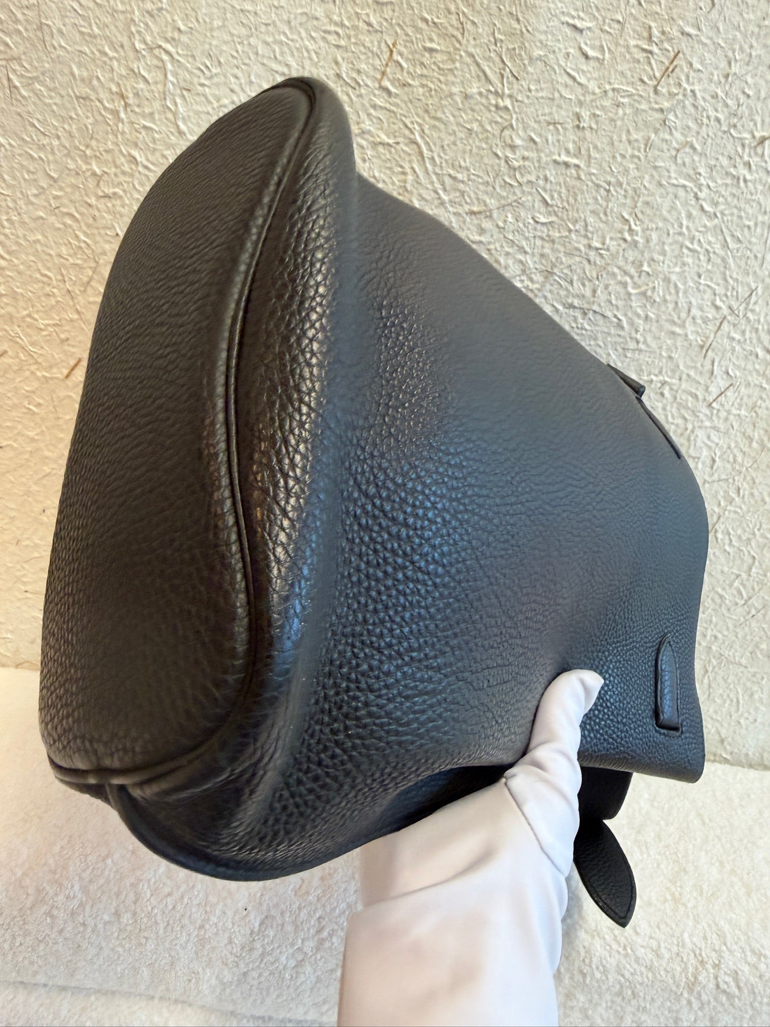 Hermès So Kelly 22 Noir PHW Togo Leather - Square O Stamp