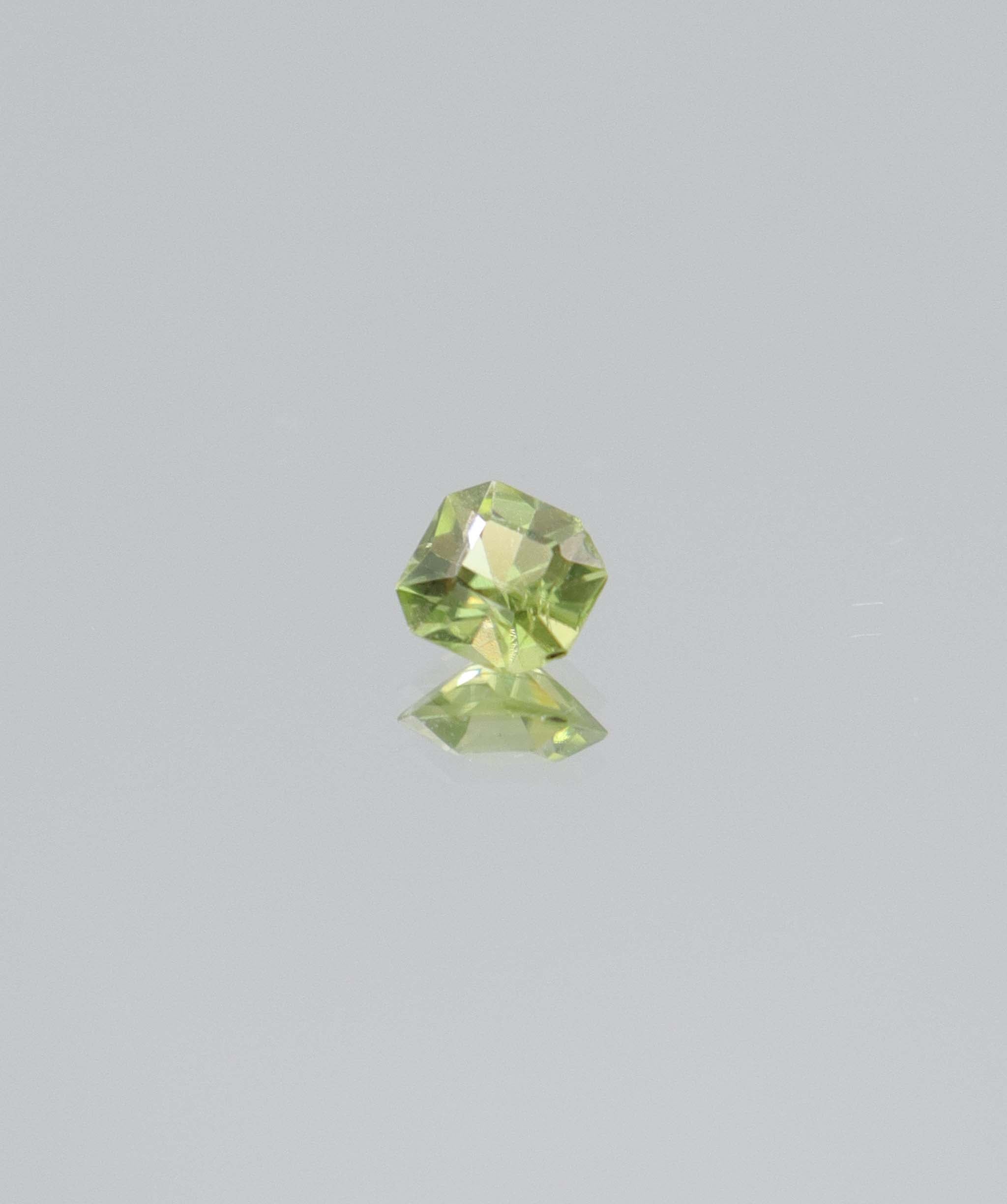 0.60ct Peridot Asscher cut DXBCD2110