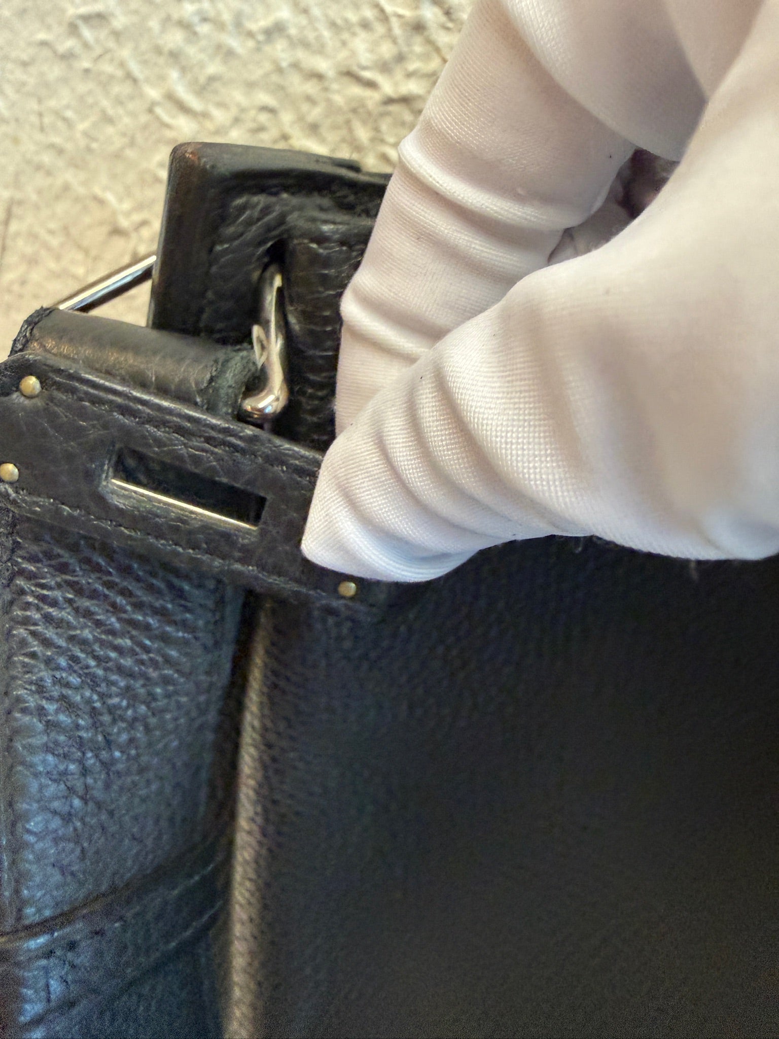 Hermès So Kelly 22 Noir PHW Togo Leather - Square O Stamp