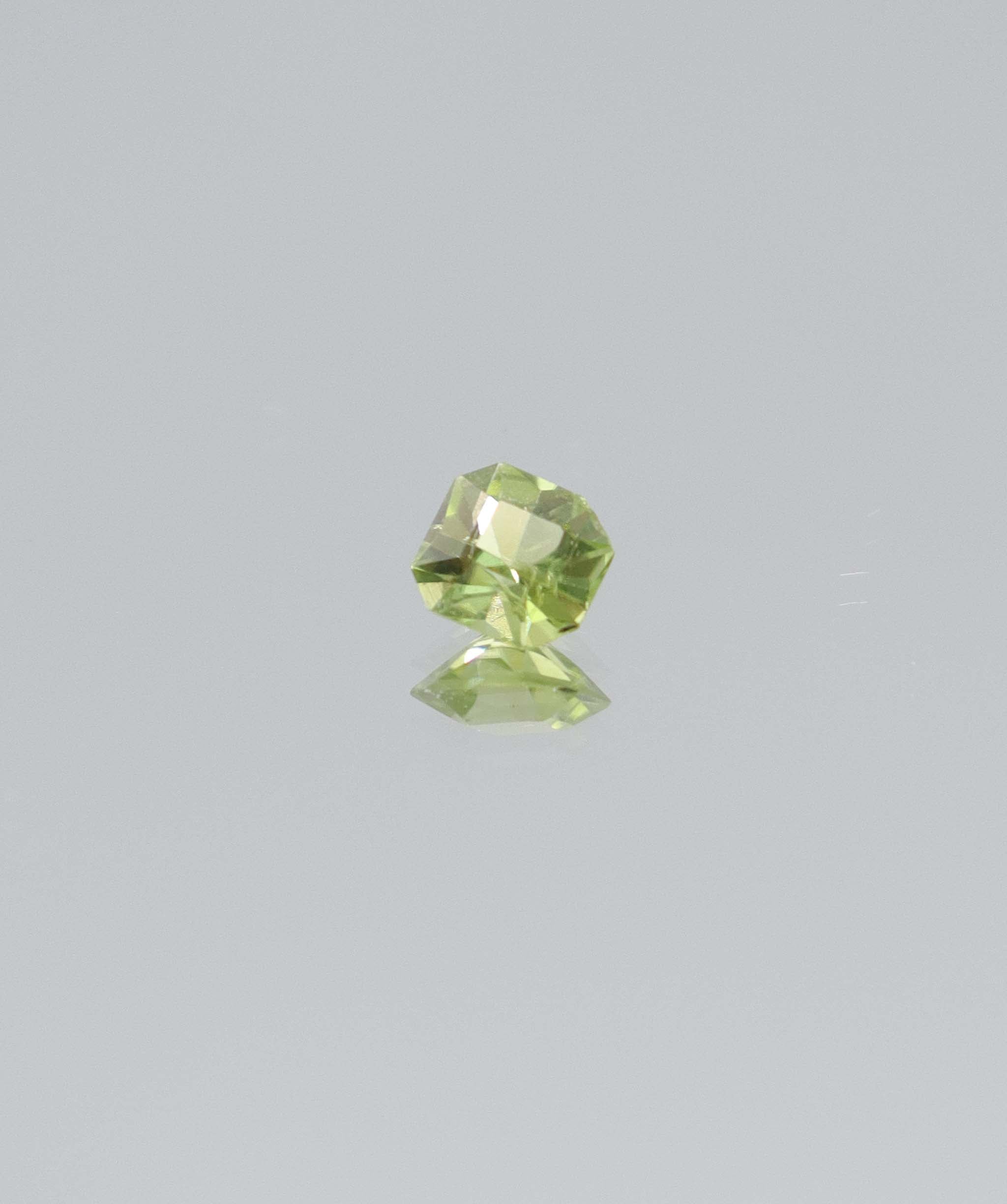 0.60ct Peridot Asscher cut DXBCD2110