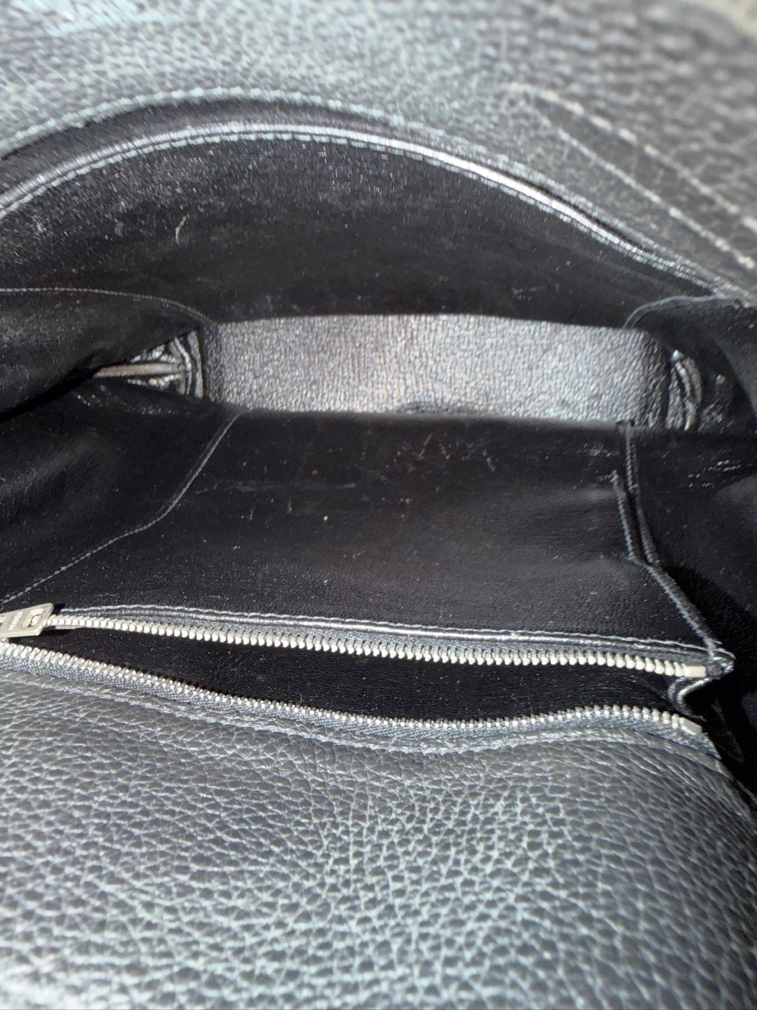Hermès So Kelly 22 Noir PHW Togo Leather - Square O Stamp