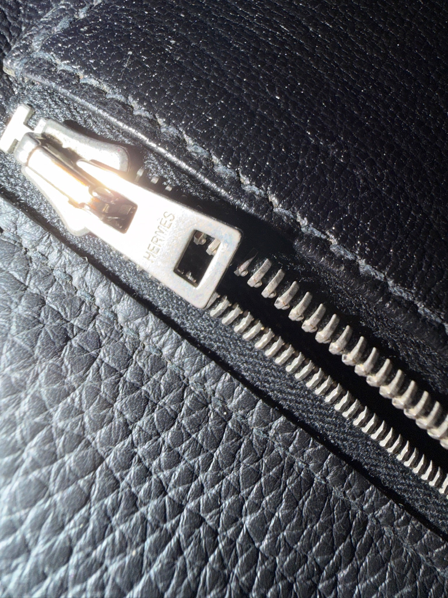 Hermès So Kelly 22 Noir PHW Togo Leather - Square O Stamp