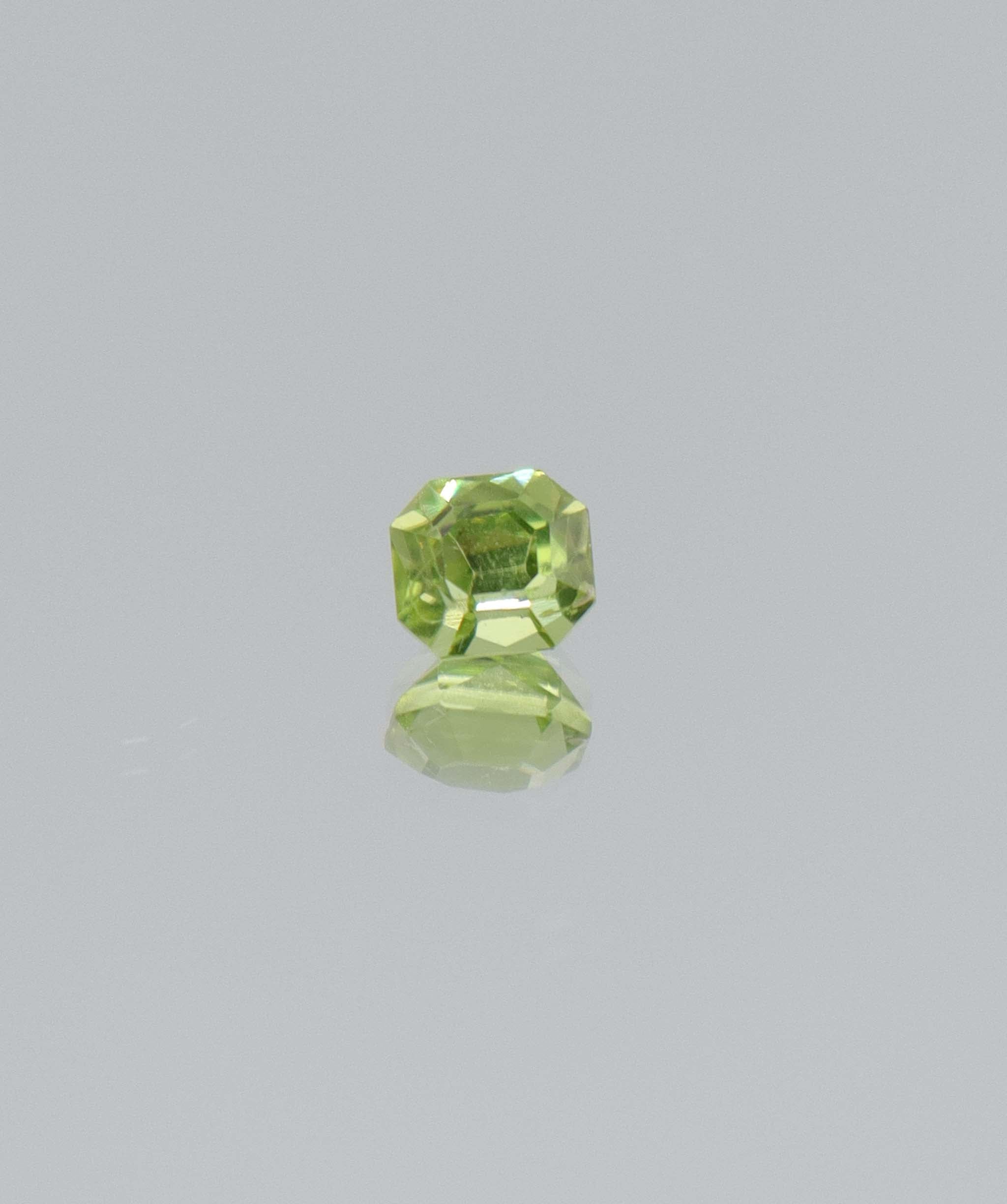 1.15ct Peridot Asscher cut DXBCD2105