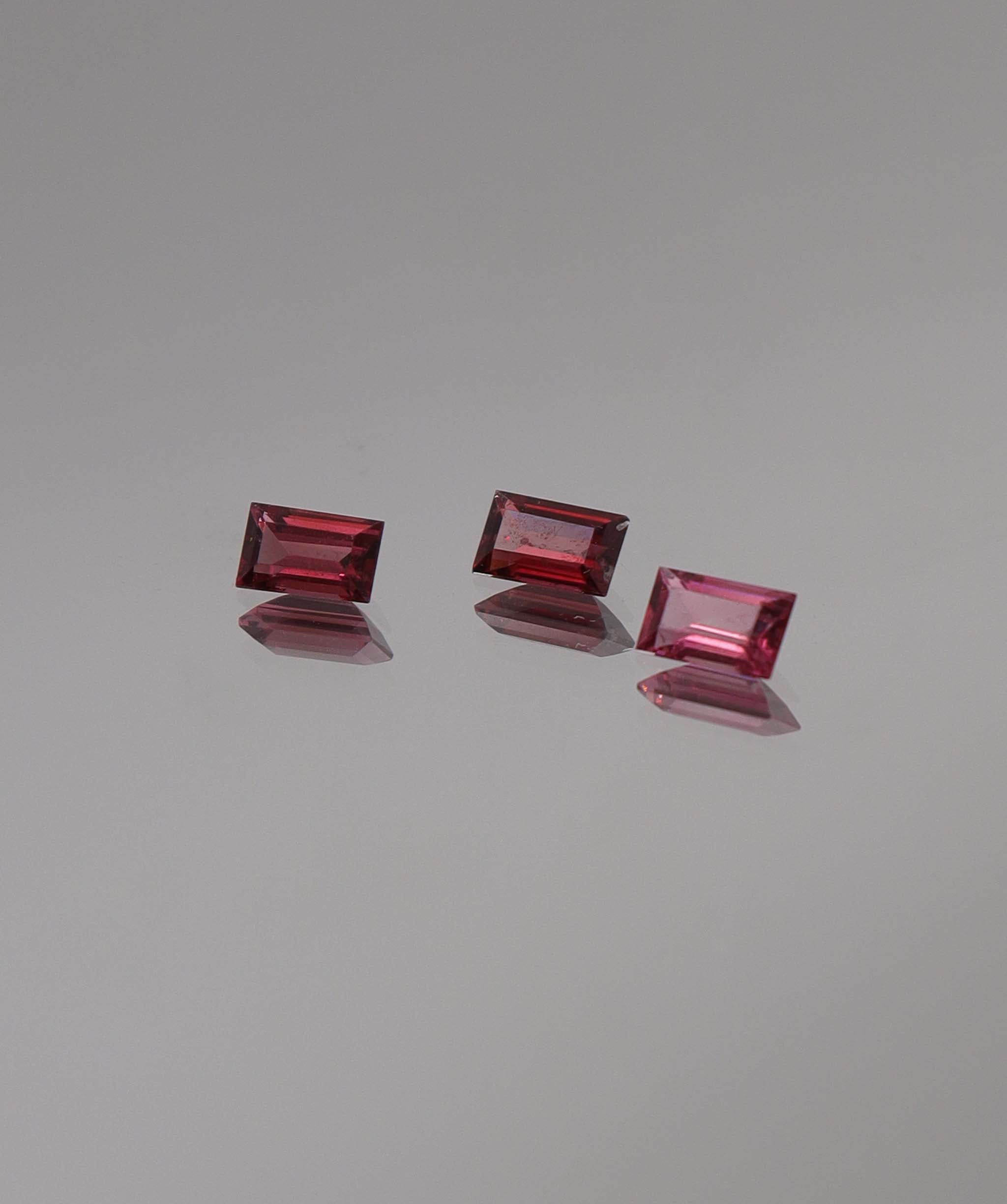 0.9ct Burmese red spinel  x3 DXBCS0963