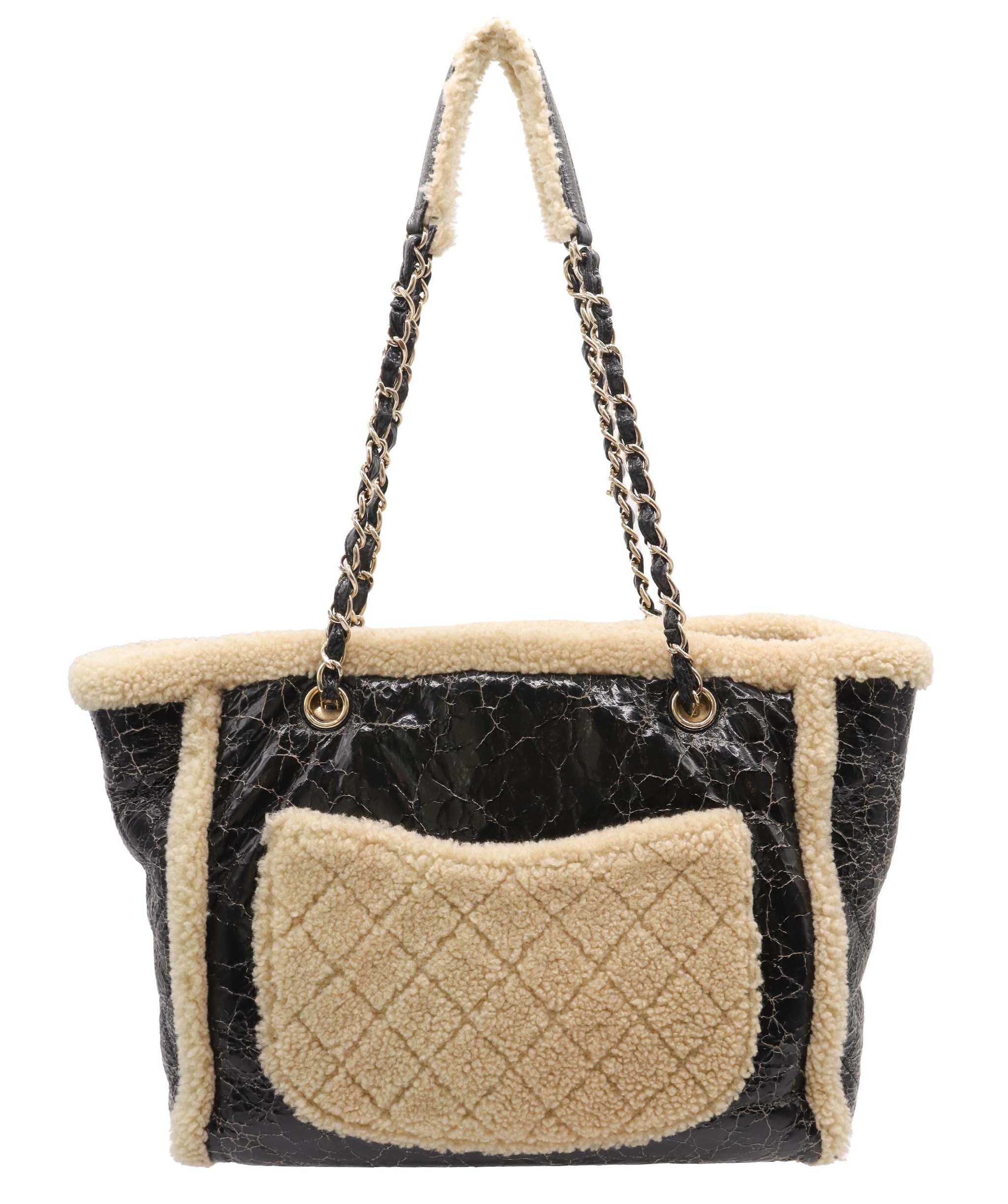 Chanel Shearling CC Mania Tote DXBK0469