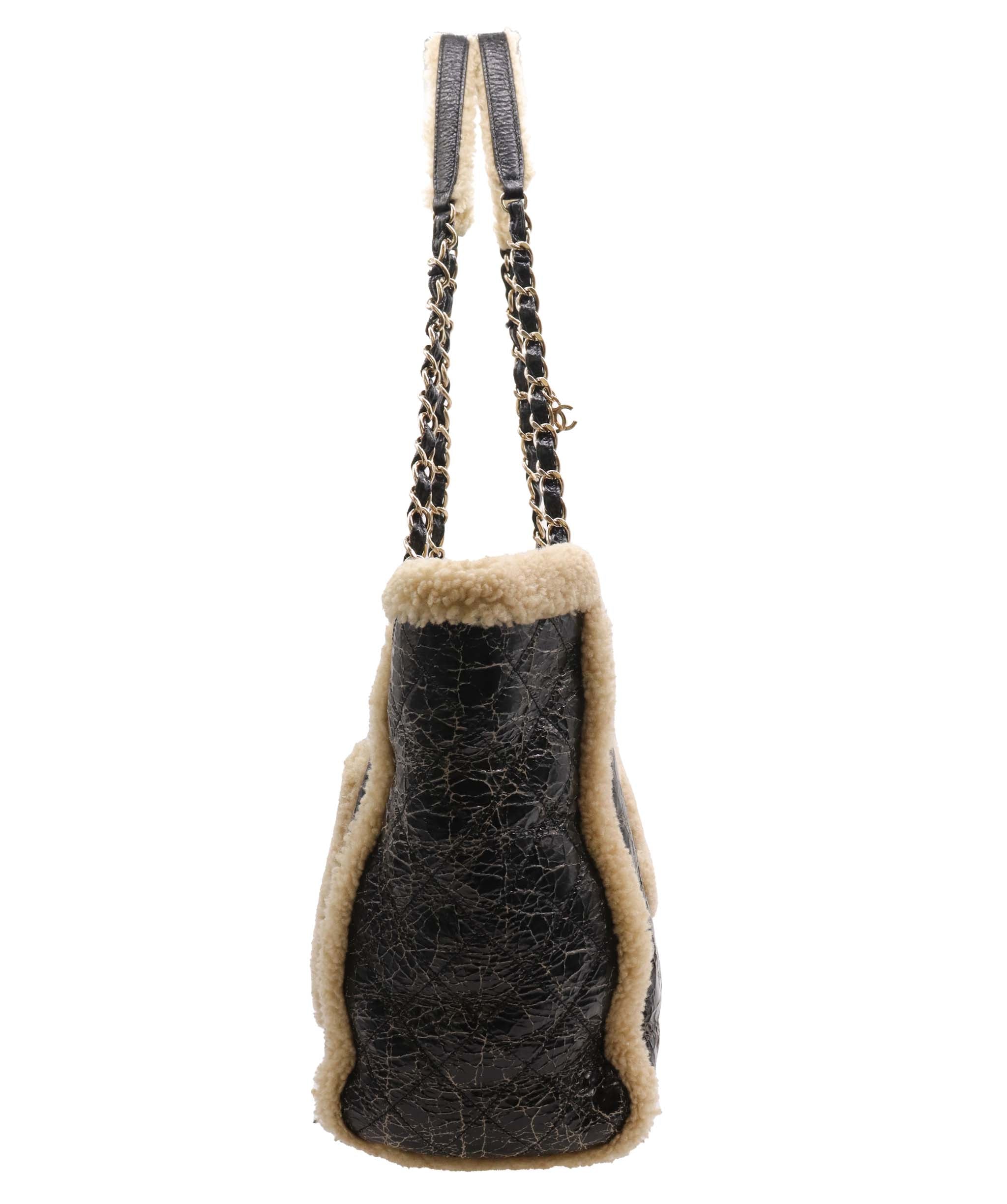 Chanel Shearling CC Mania Tote DXBK0469