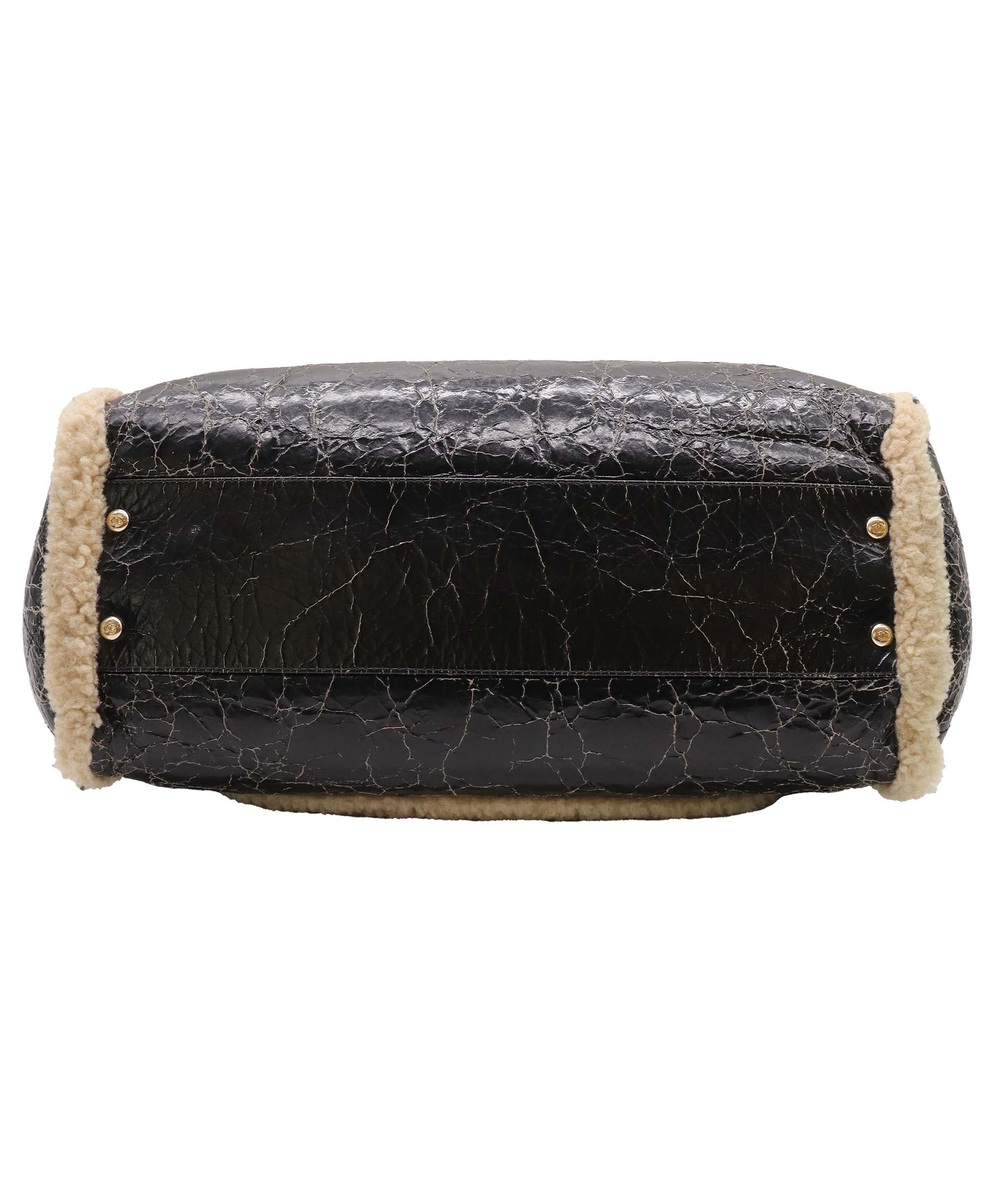 Chanel Shearling CC Mania Tote DXBK0469