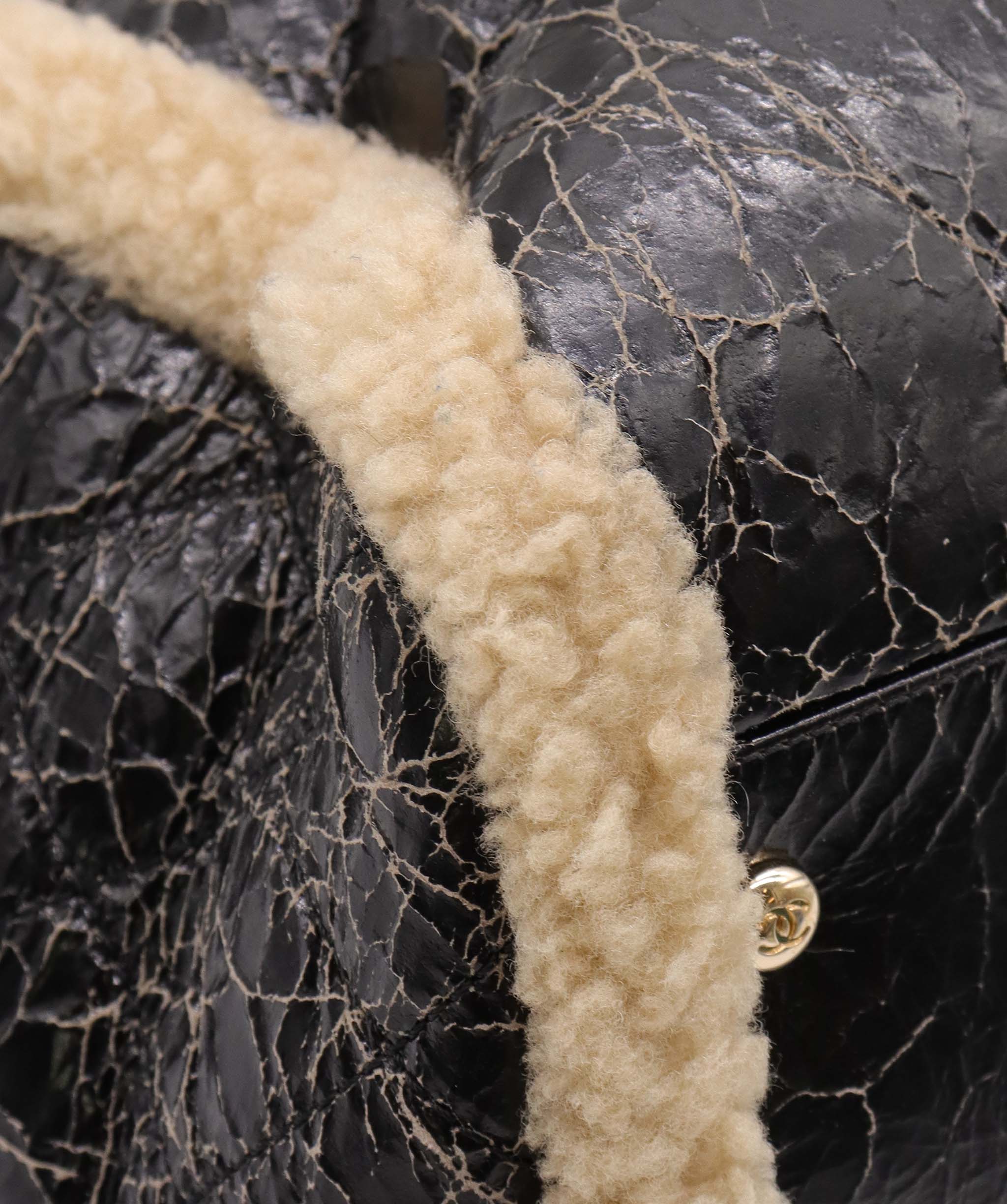 Chanel Shearling CC Mania Tote DXBK0469