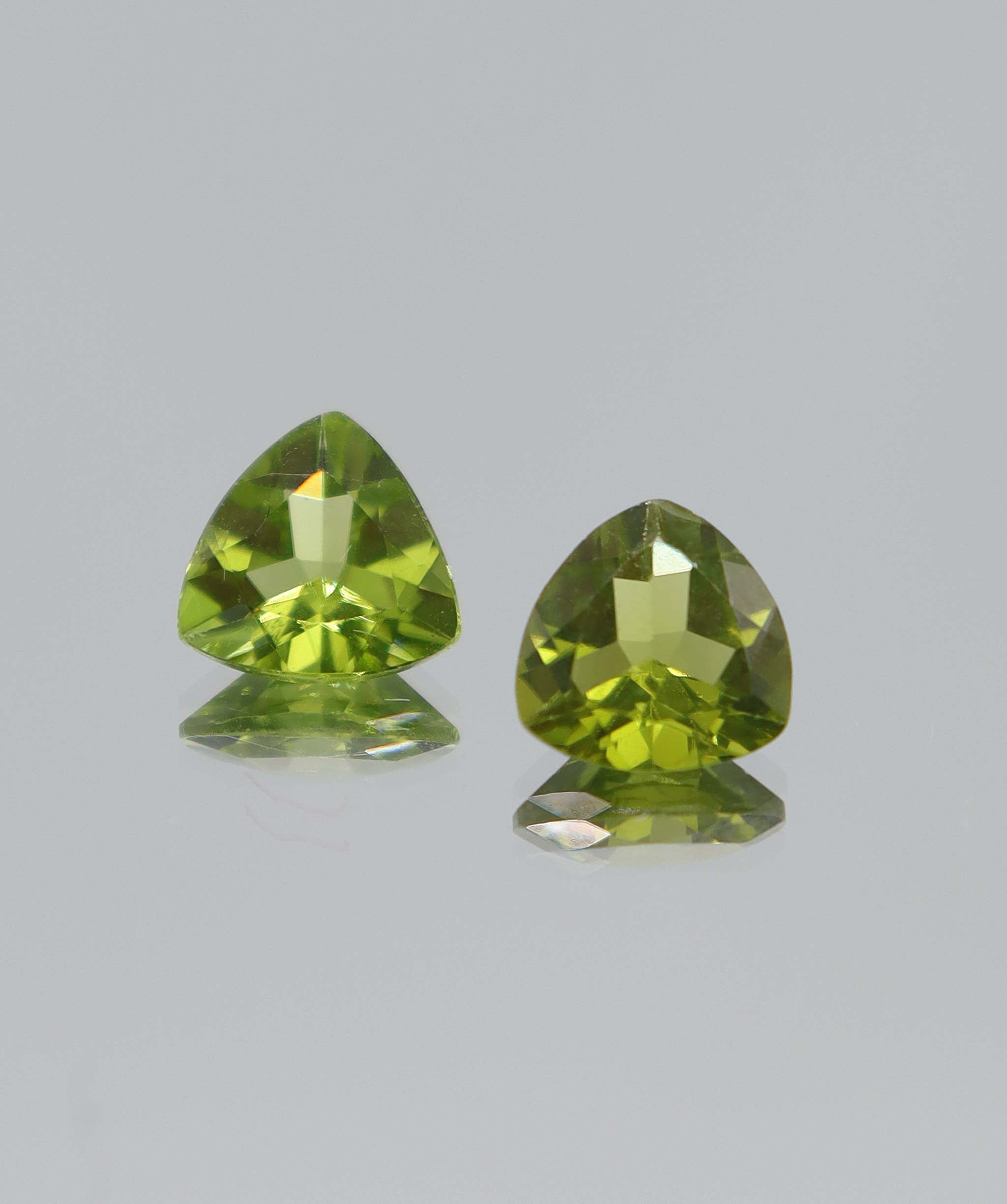 4.10ct Peridot Trillion PAIR DXBCS4016