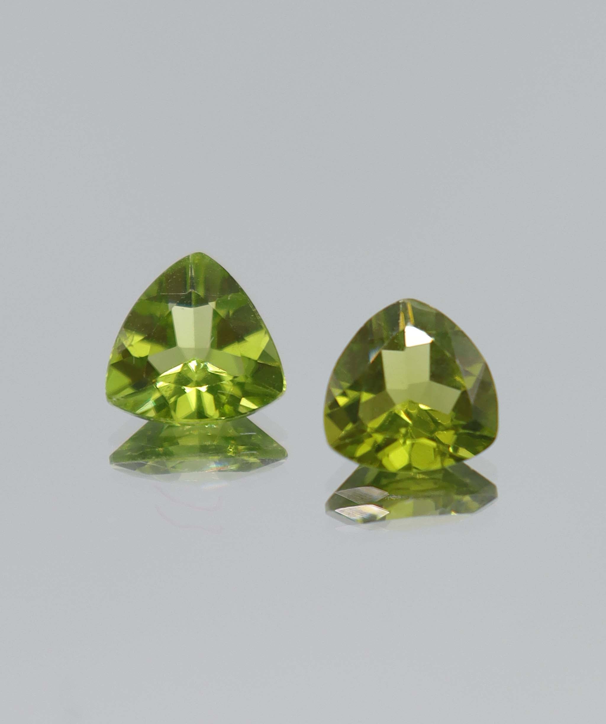 4.10ct Peridot Trillion PAIR DXBCS4016