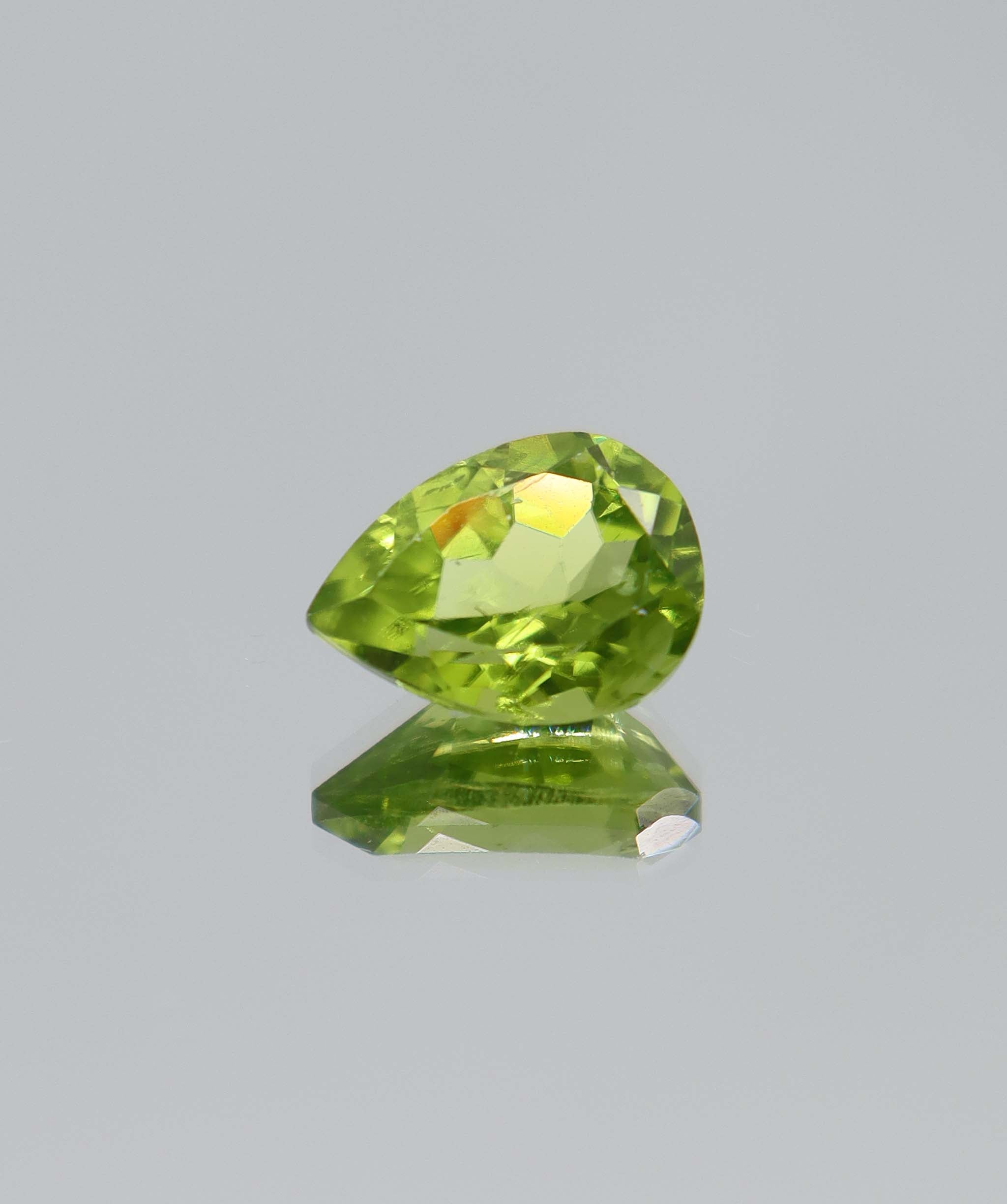 5.55ct Peridot Pear DXBCS5241