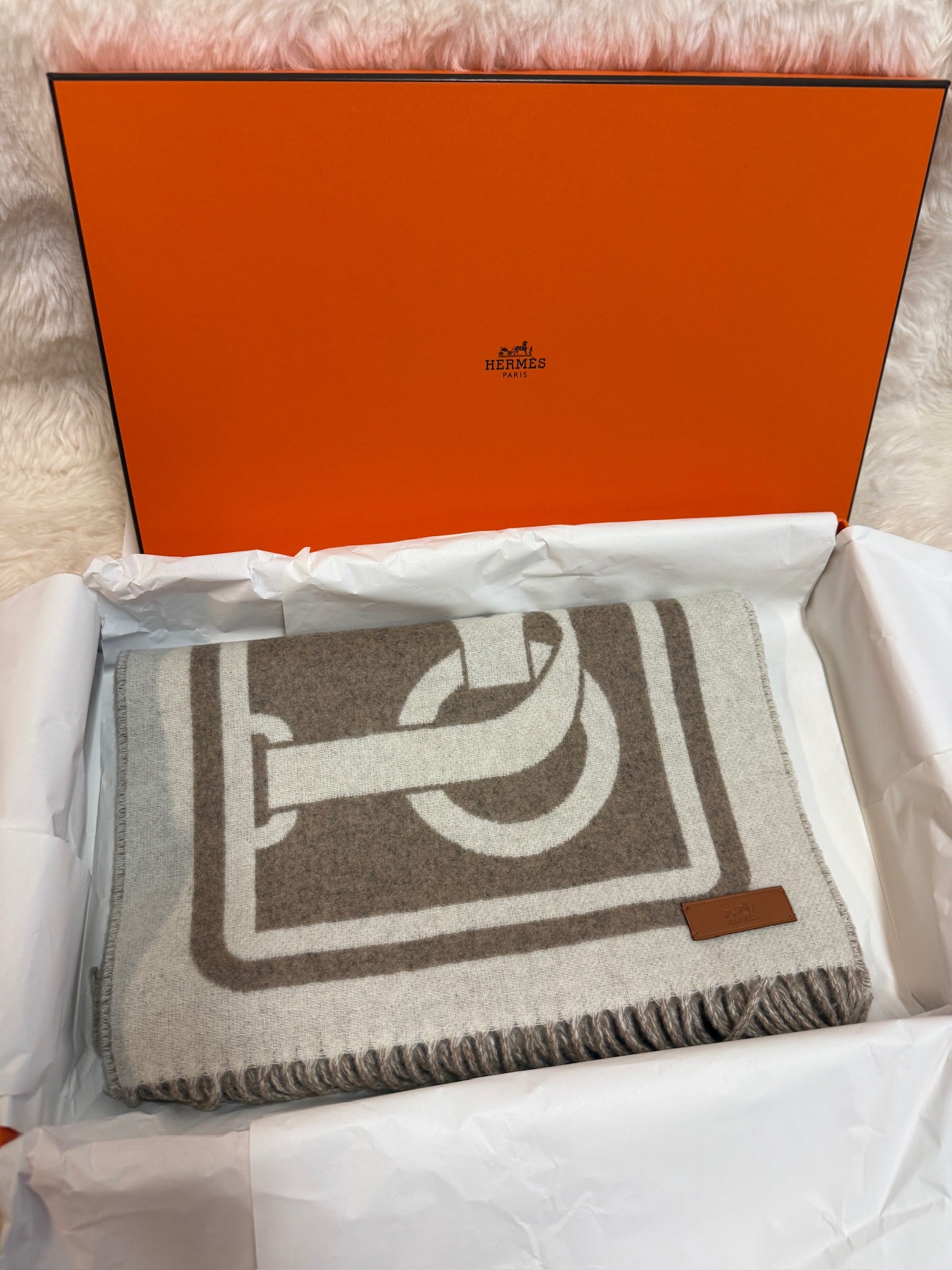 Hermès Cashmere Scarf – Brown&Beige