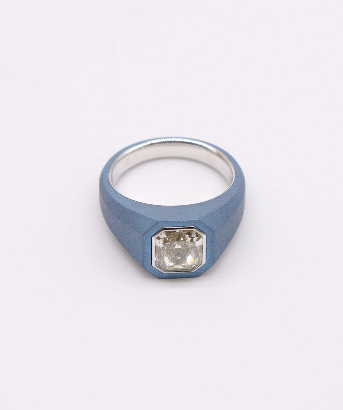 1.51ct Blue Titanium Ring SPG019