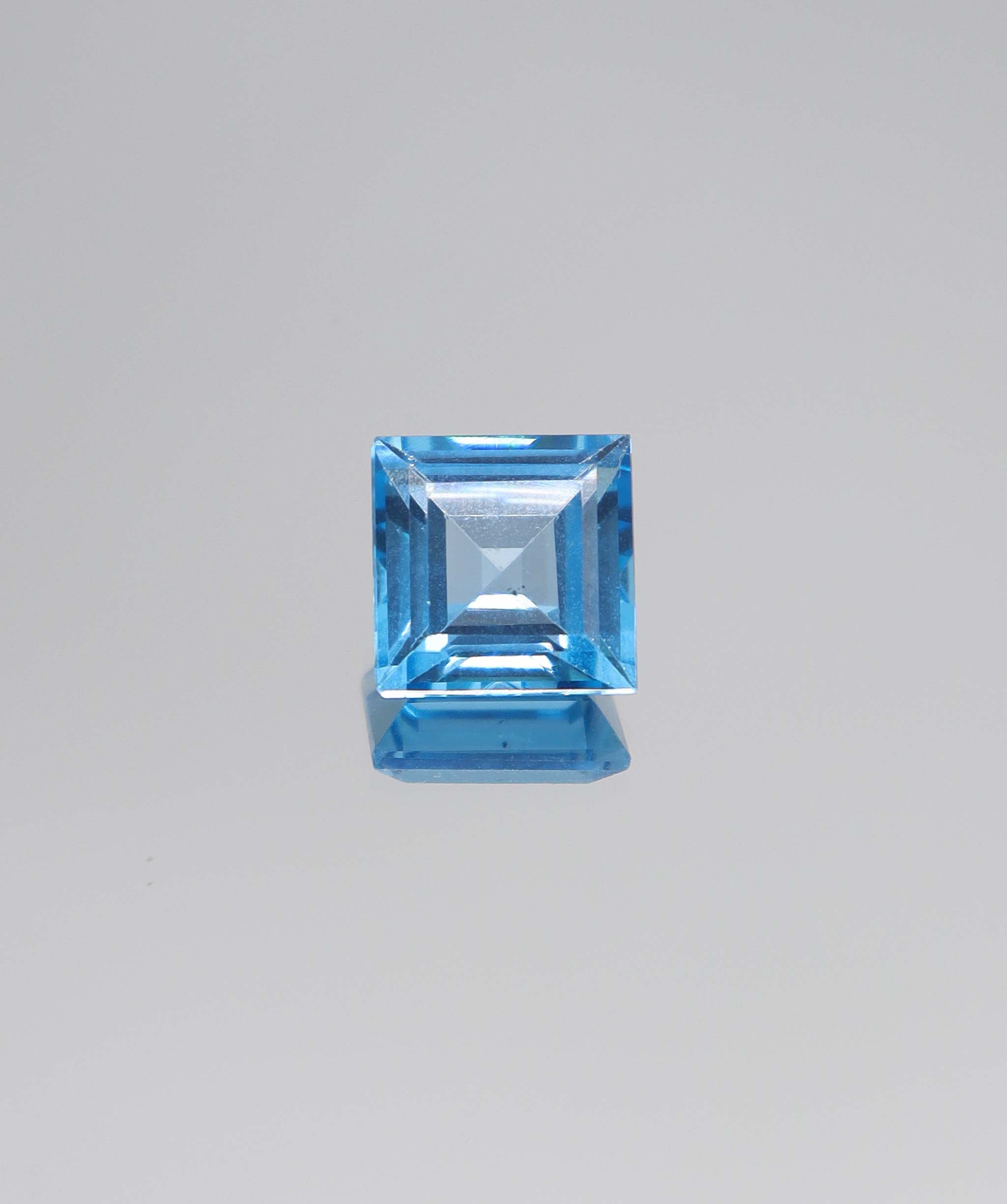 5.66ct Swiss Blue Topaz Princess DXBCS5138