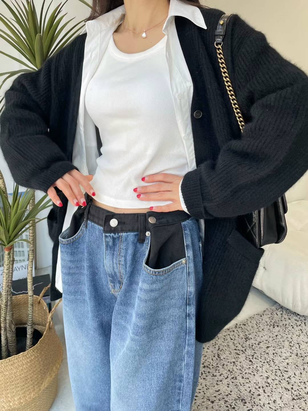 ADJUSTABLE WAISTLINE JEANS