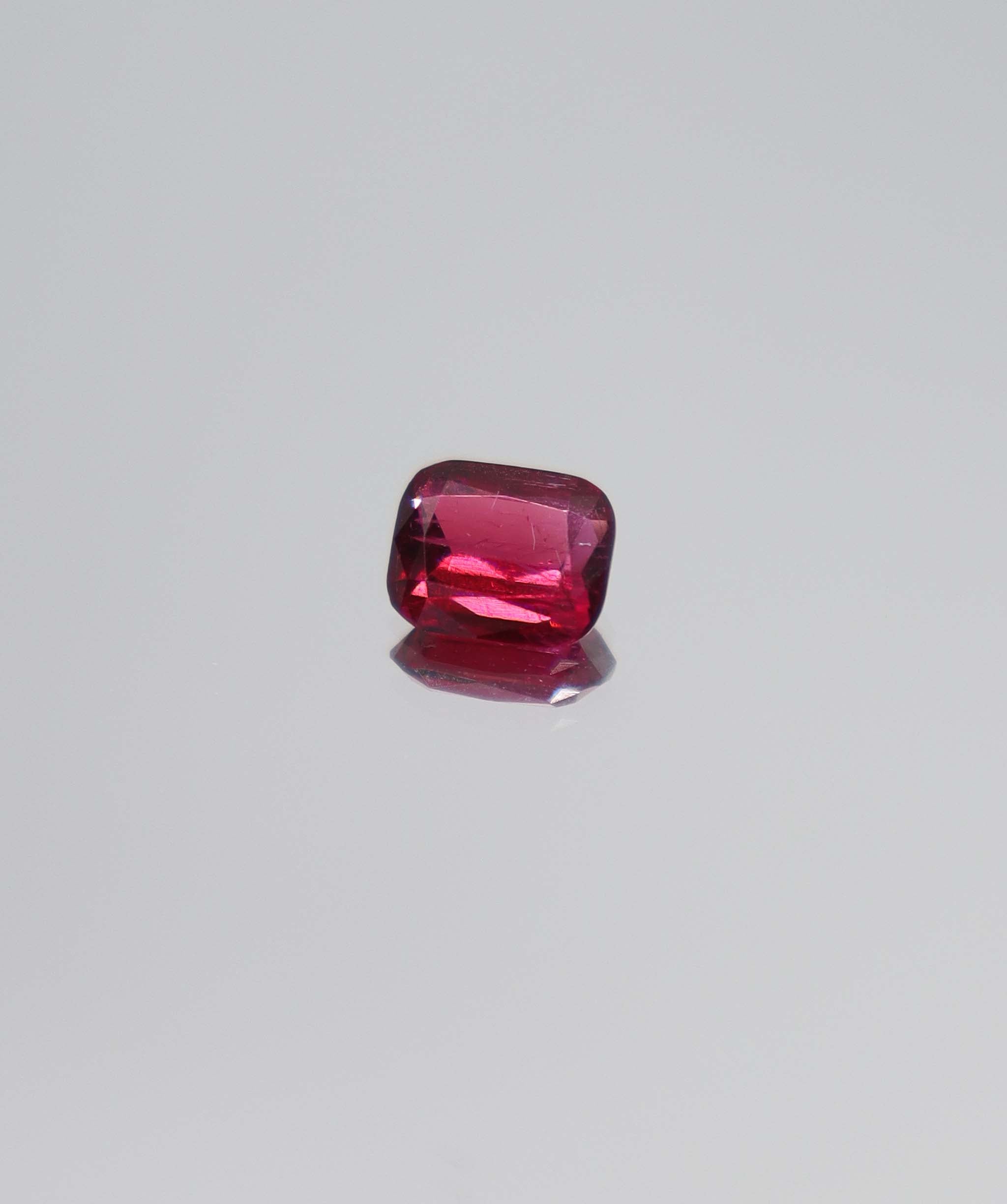 1.32ct Rubellite with certificate  DXBCS5382