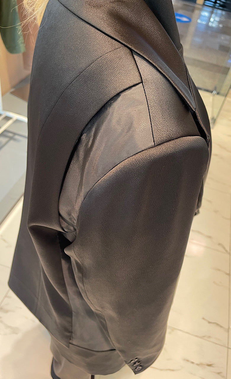 OVERSIZED DOUBLE LAYERED BLAZER "CITLALI" ( السترة)