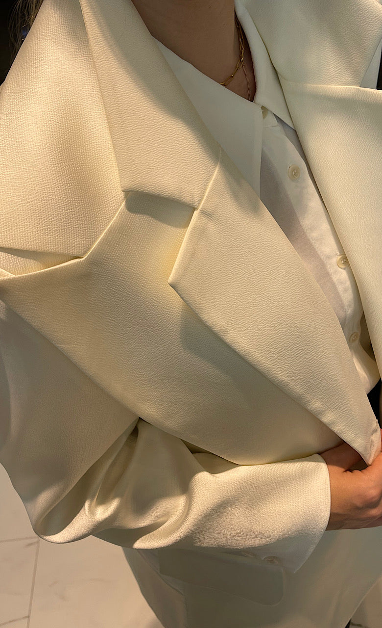 OVERSIZED DOUBLE LAYERED BLAZER "CITLALI" ( السترة)