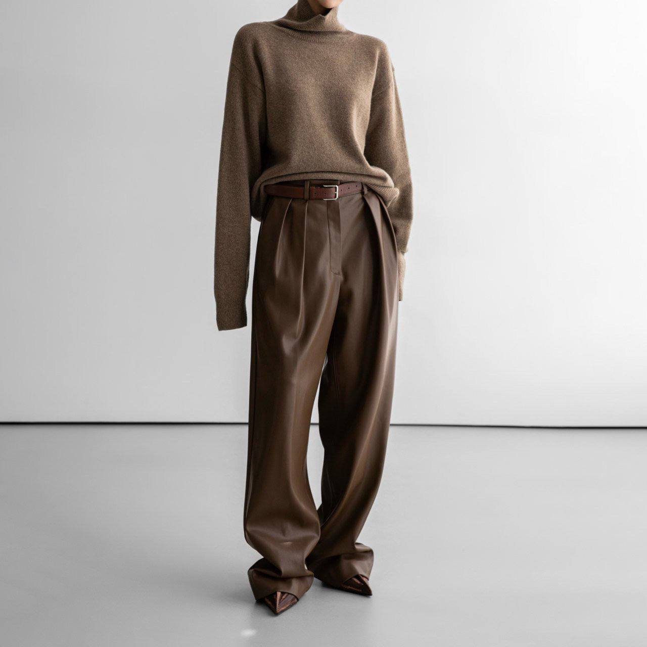 FRONT PLEATED LEATHER TROUSERS (بنطلون)