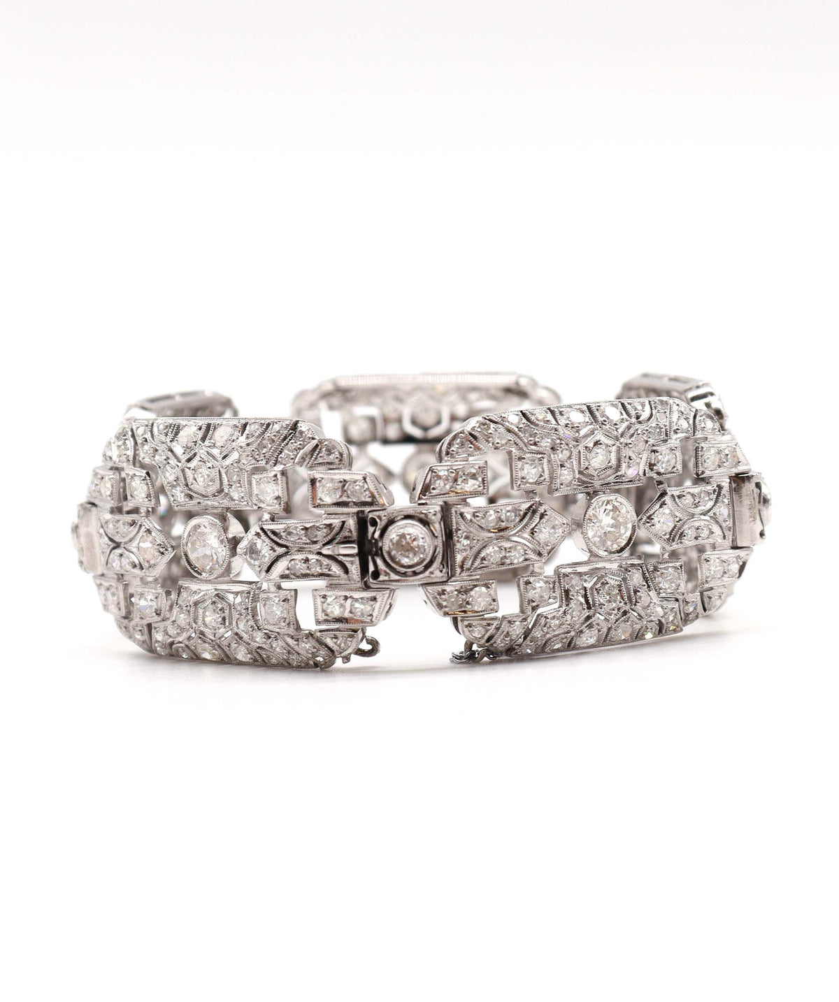 An Art Deco Diamond Bracelet WA25469