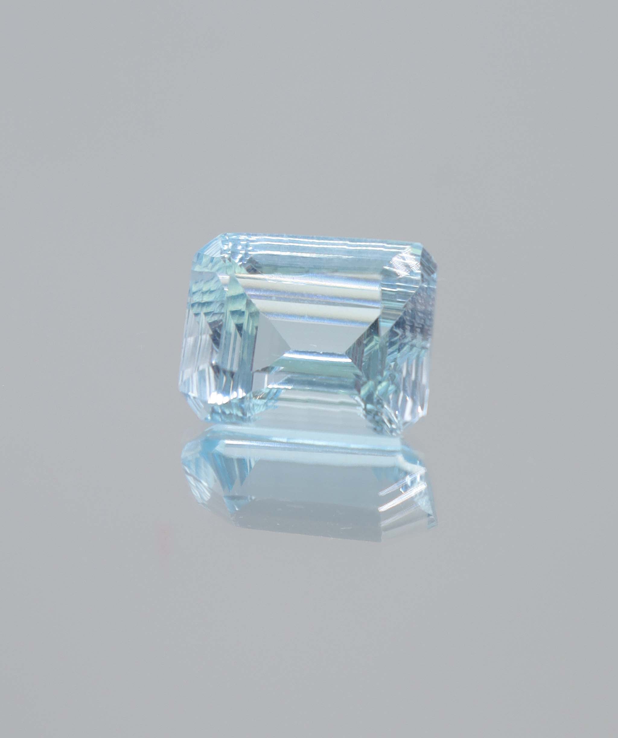 11.11ct Blue Topaz emerald cut DXBCS5822