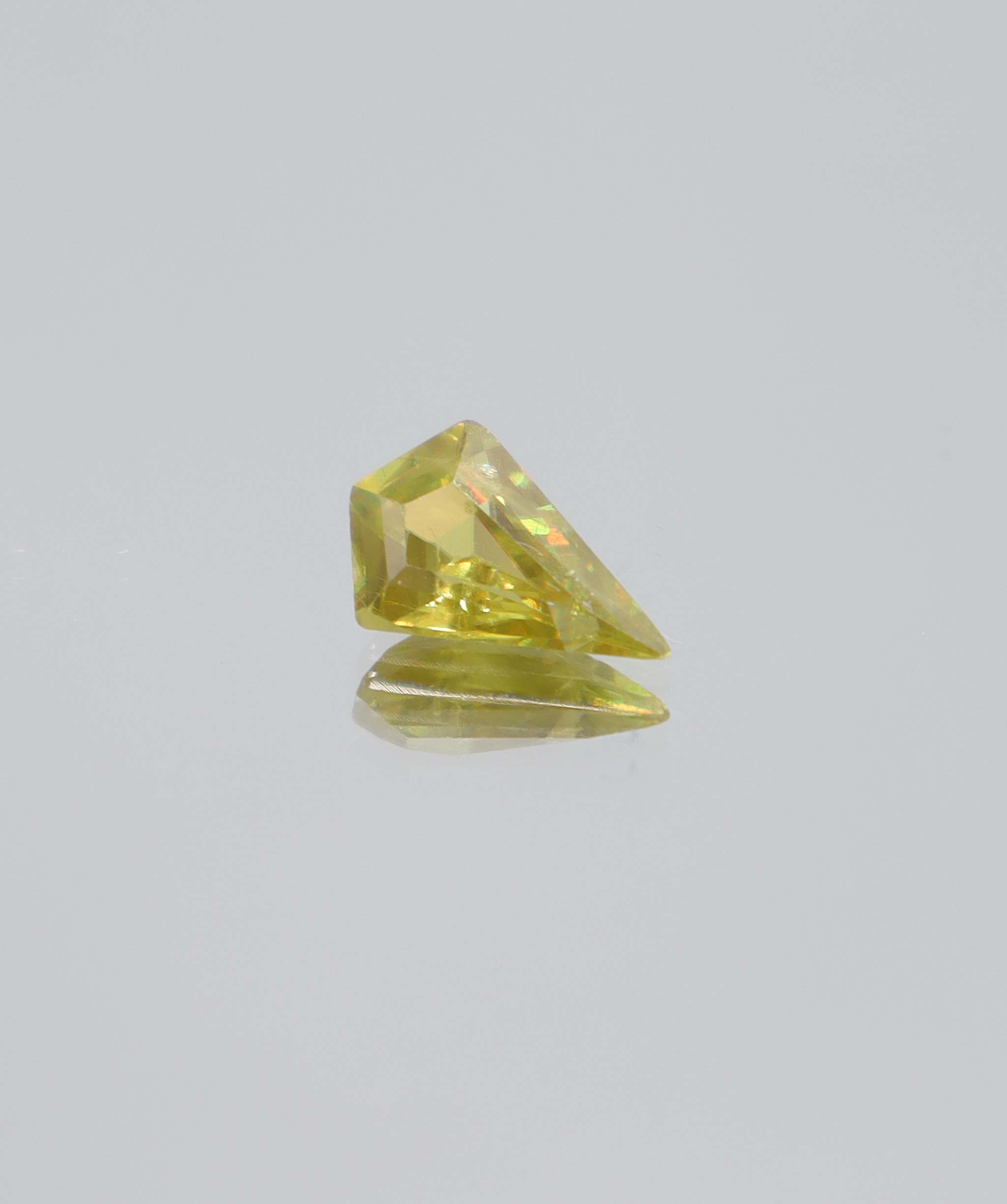 1.89ct Sphene Kite DXBCS5855