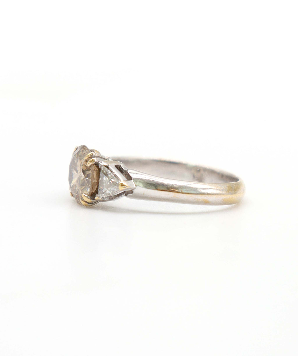 A Champagne Diamond Ring WA25426
