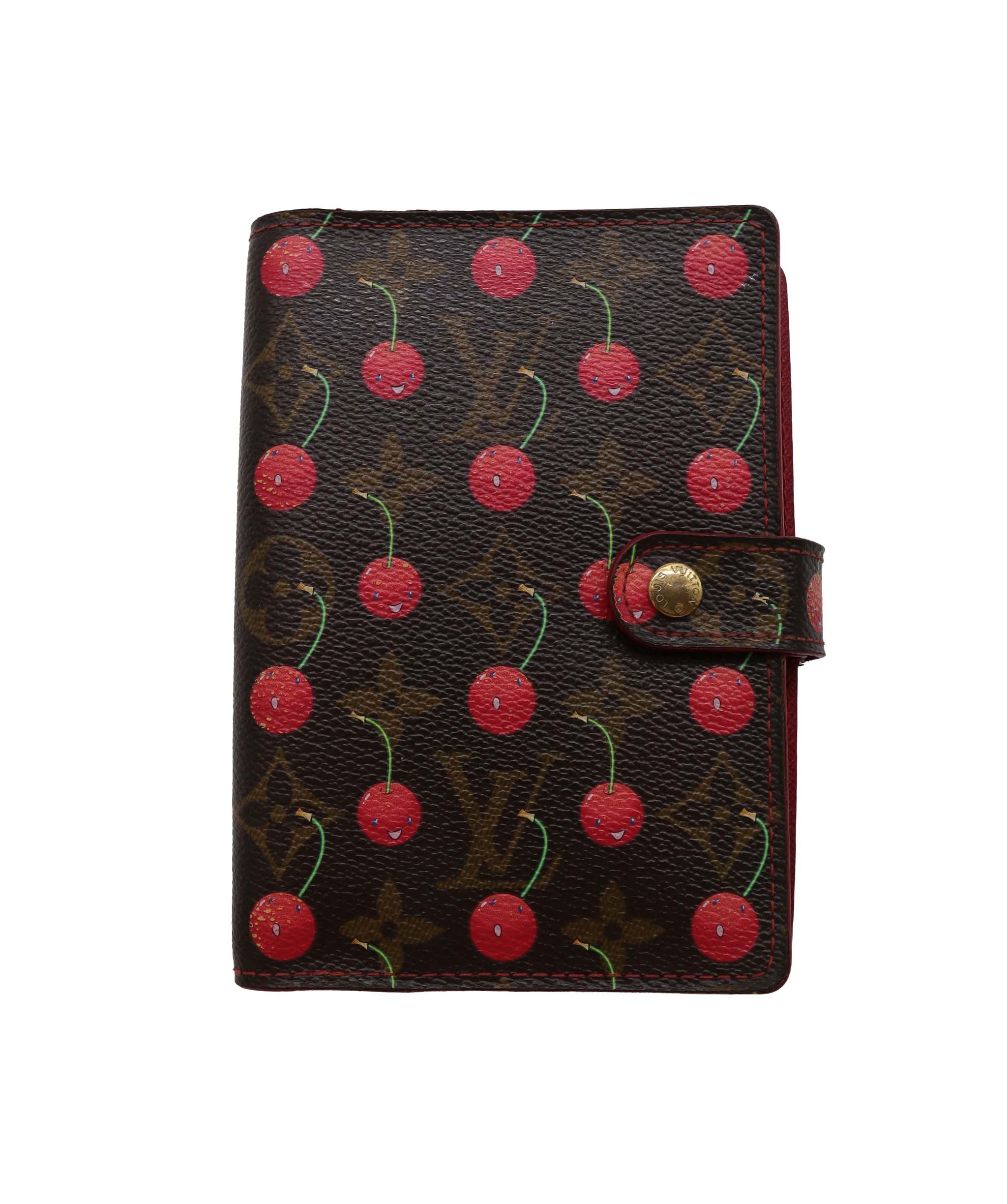 LOUIS VUITTON Monogram Cherry Agenda
PM Day Planner Cover R21023 LV Auth 92369 DXBS2462