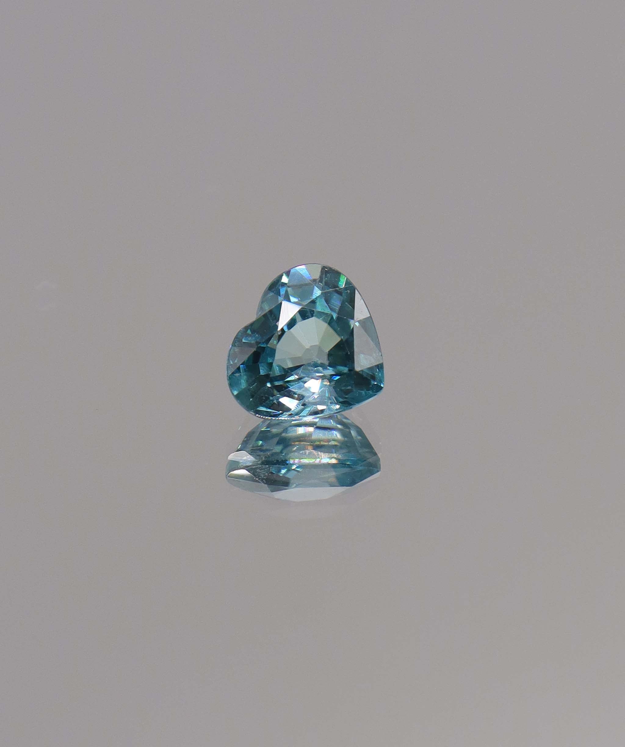 2.73 ct Heart Blue Zircon DXBCS1190