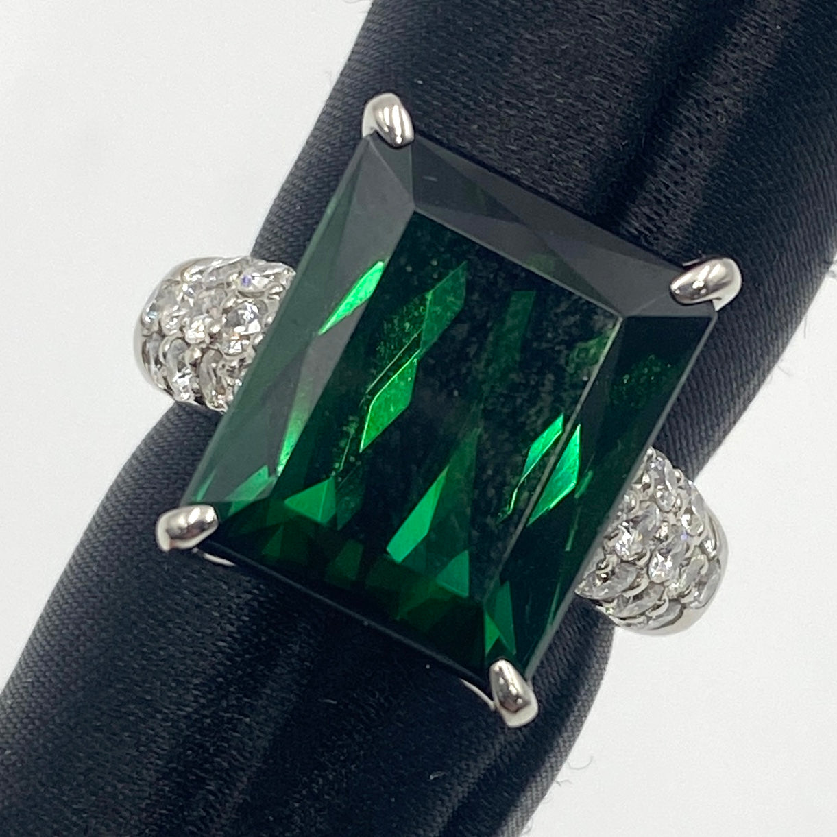 Pt900 Green Turmarin Ring GT10.94 D0.85 15.1g sorting 51097 US6.25