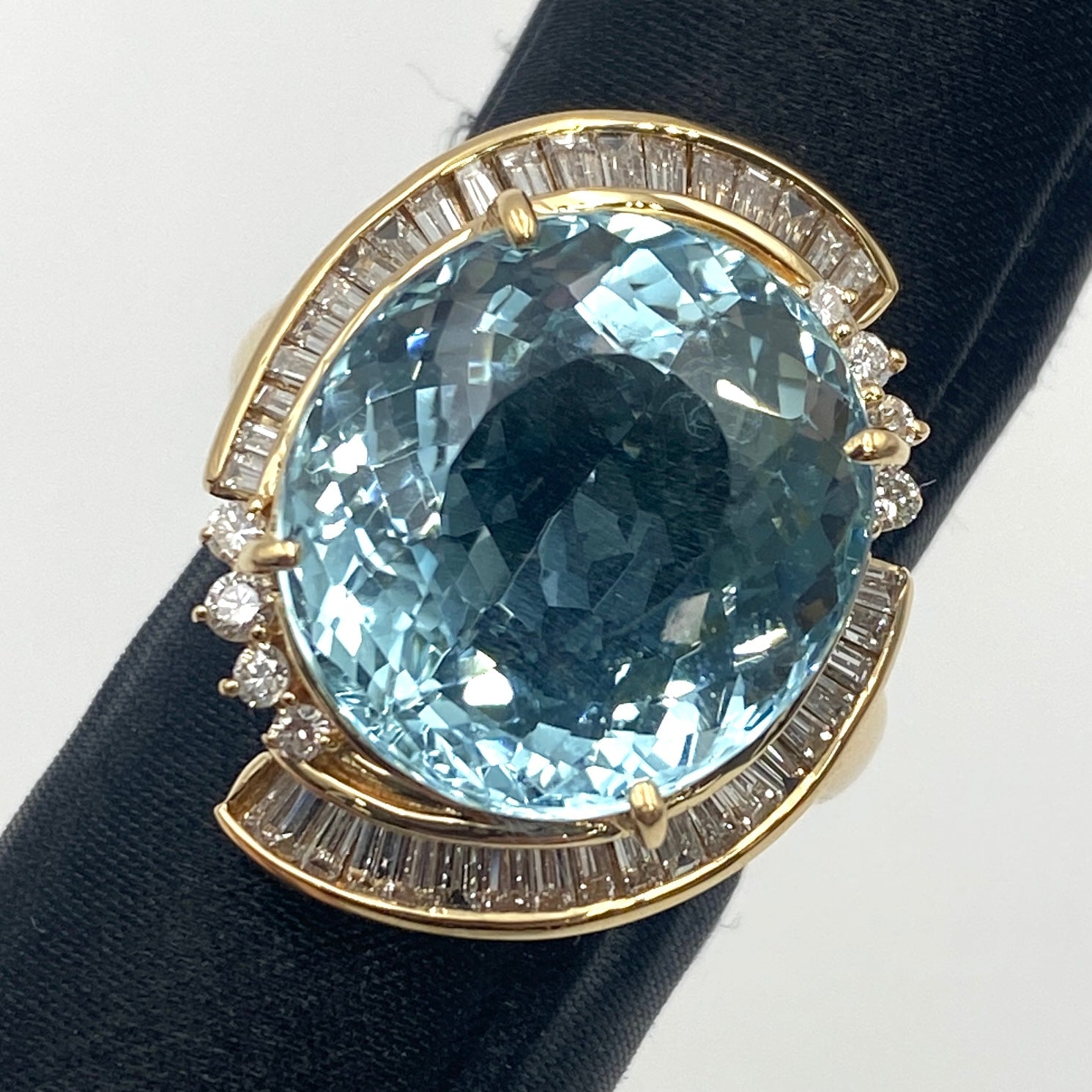 K18 Aquamarine Ring AQ14.828 D1.00 12.3g GRJ 50933 US6