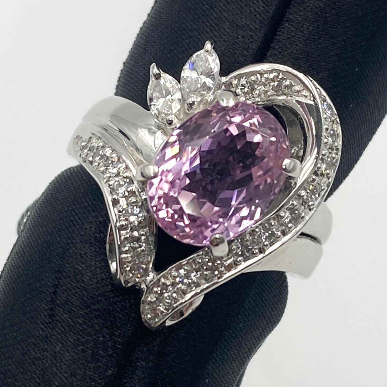 Pt900 Kunzite Ring KZ4.3 D0.56 13.5g 50335 US6.25