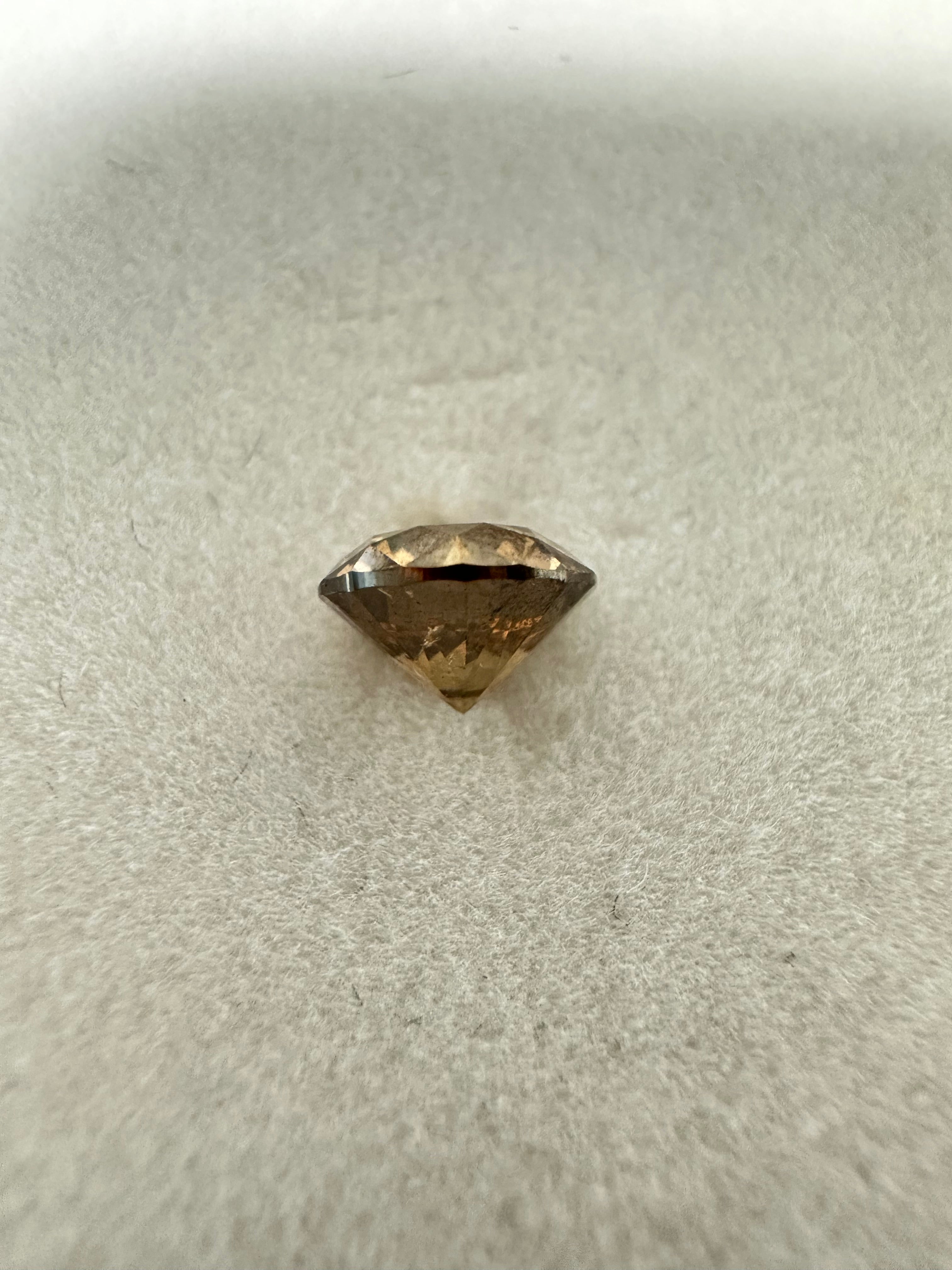 0.71ct COGNAC ROUND DIAMOND ANC1776