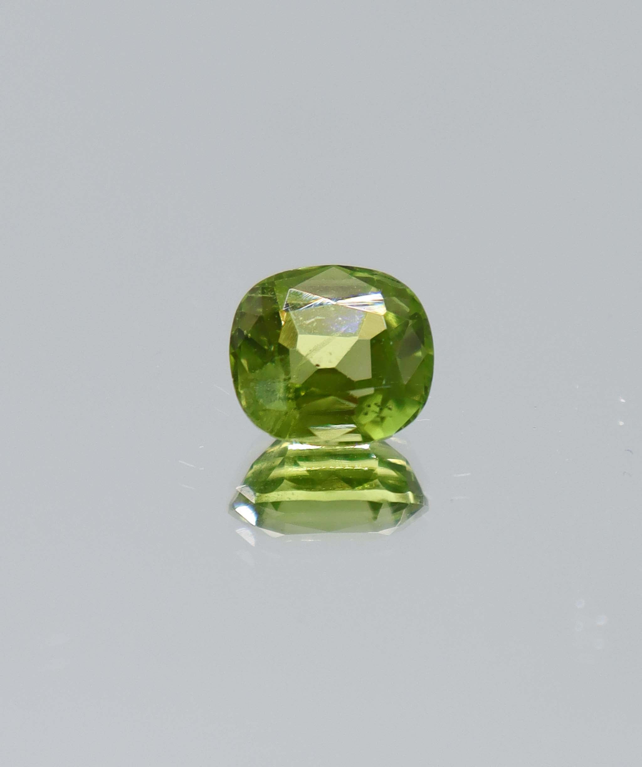 2.87ct Peridot Emerald DXBCS6004