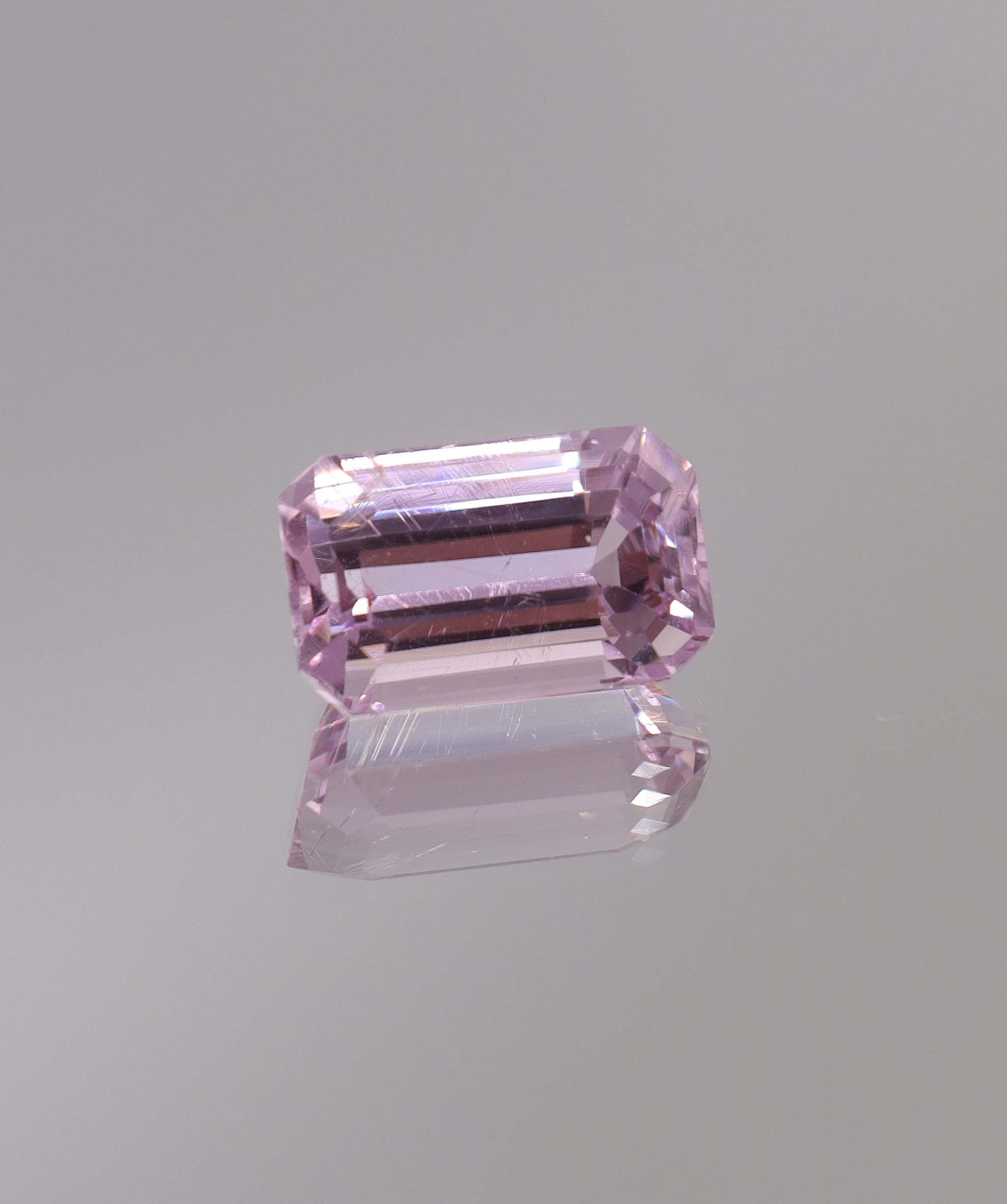 5.80ct Kunzite Emerald  DXBCS1245