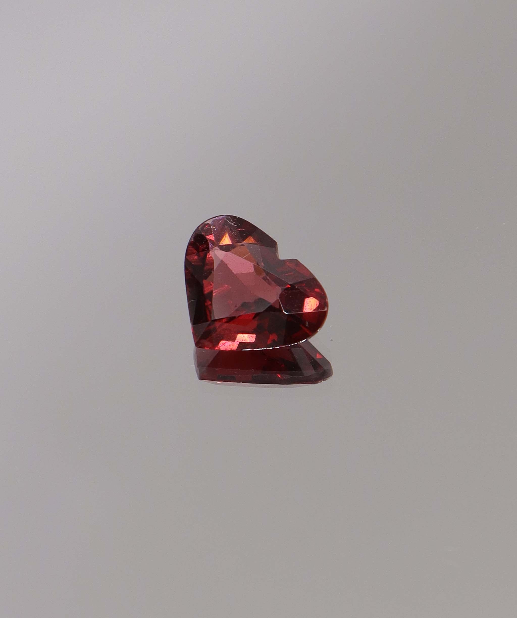 3.23ct Garnet Heart  DXBCS1229
