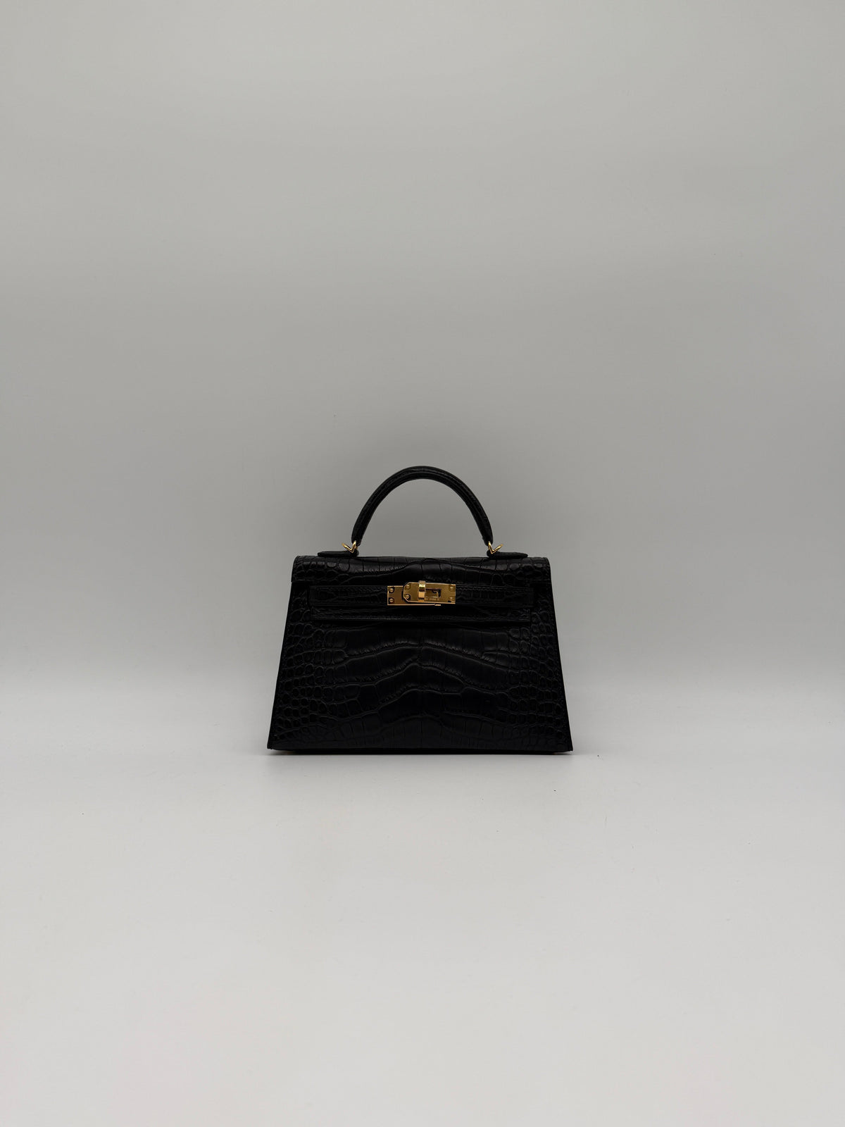 Hermès Mini Kelly Black Matte Alligator Gold Hardware