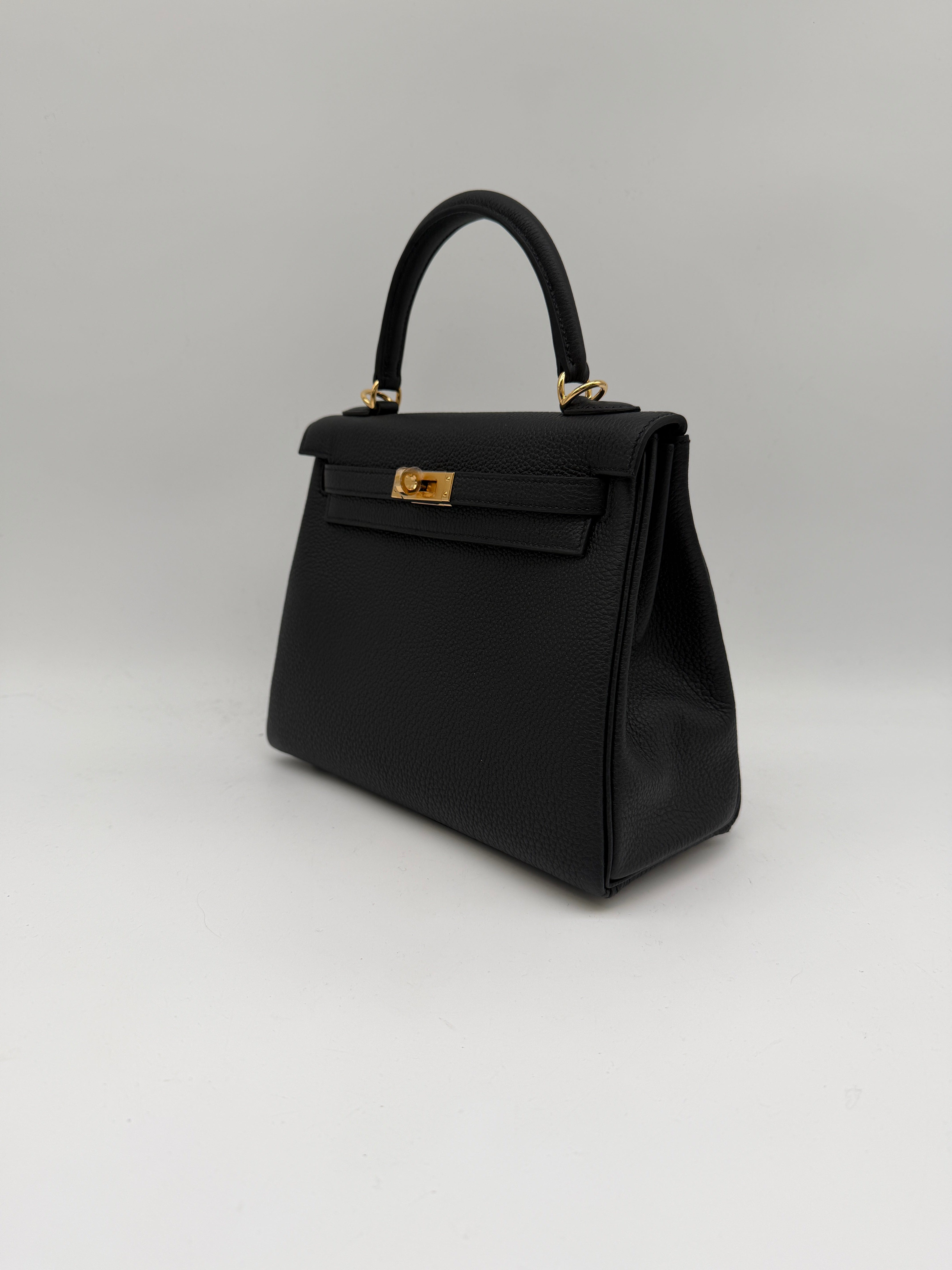 Prime Concierge Hermès Kelly 25 Black Togo Gold Hardware